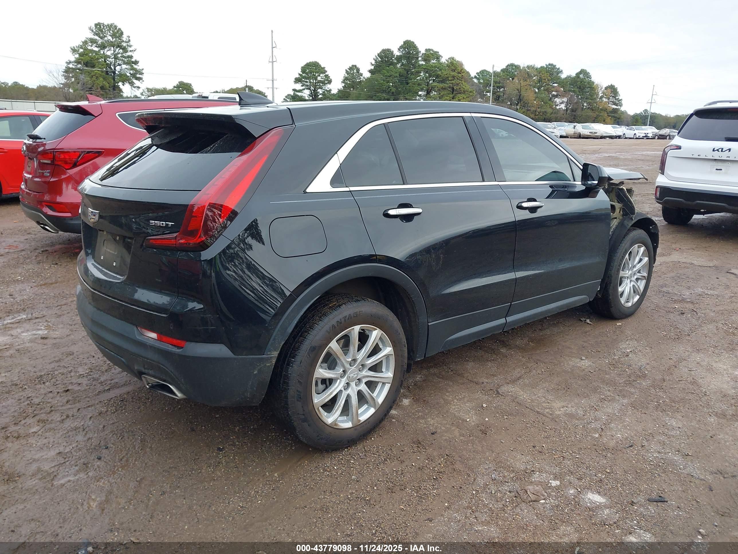 CADILLAC XT4 image 4