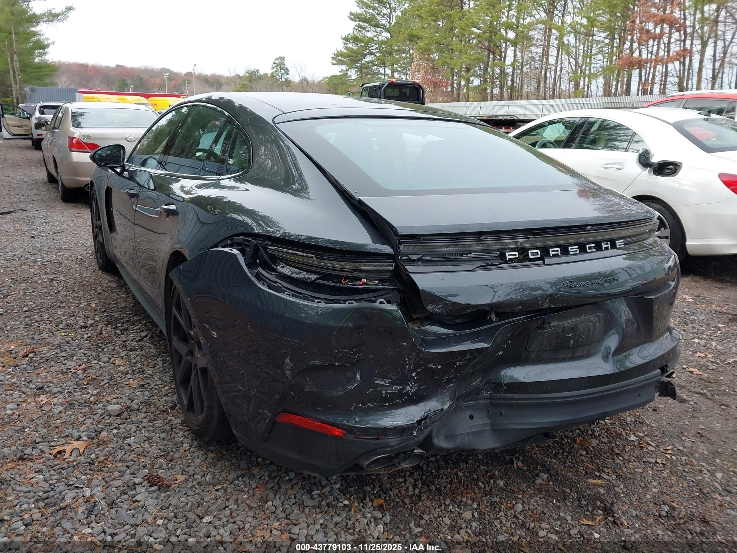 PORSCHE PANAMERA image 3