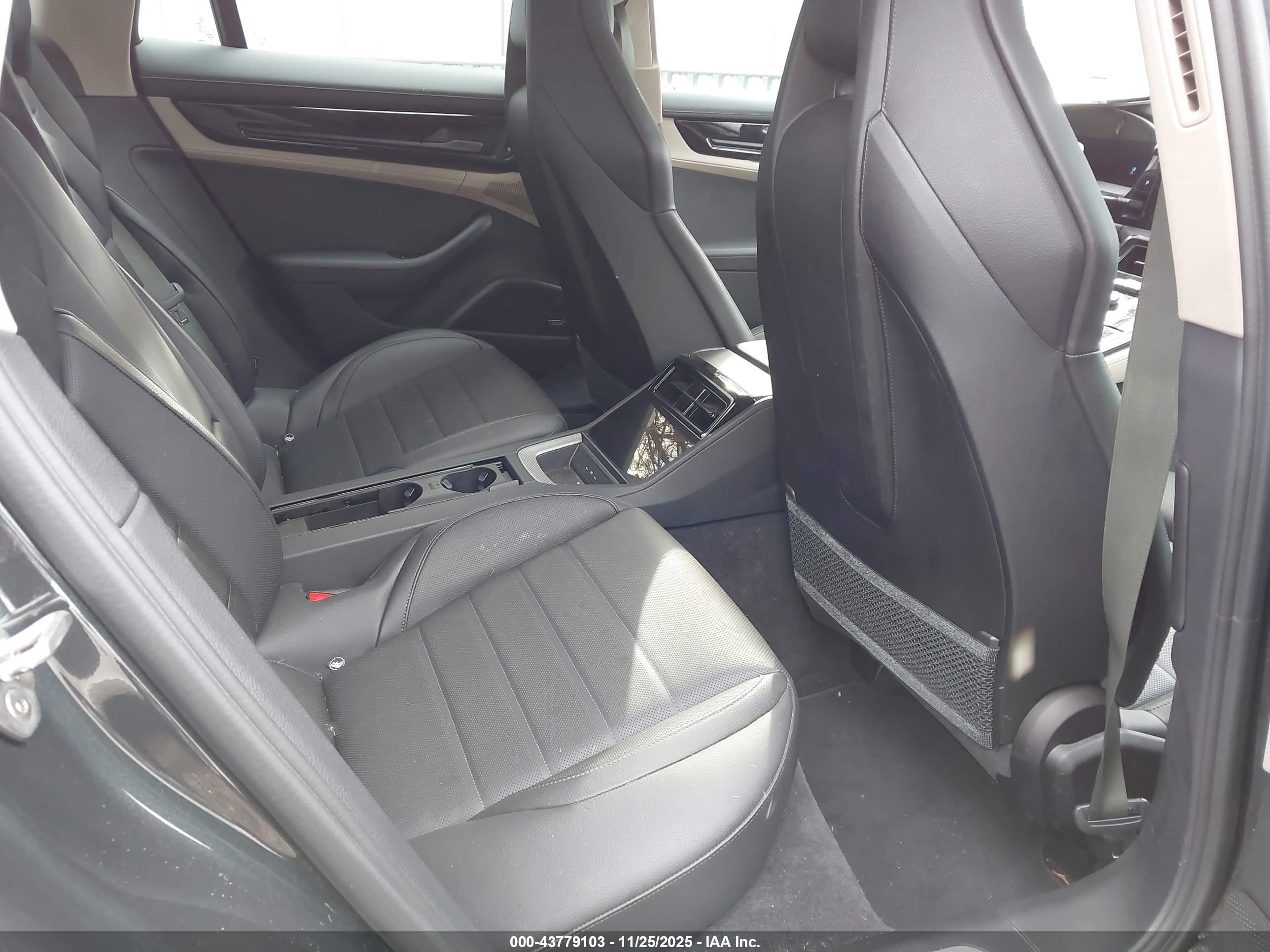 PORSCHE PANAMERA image 8