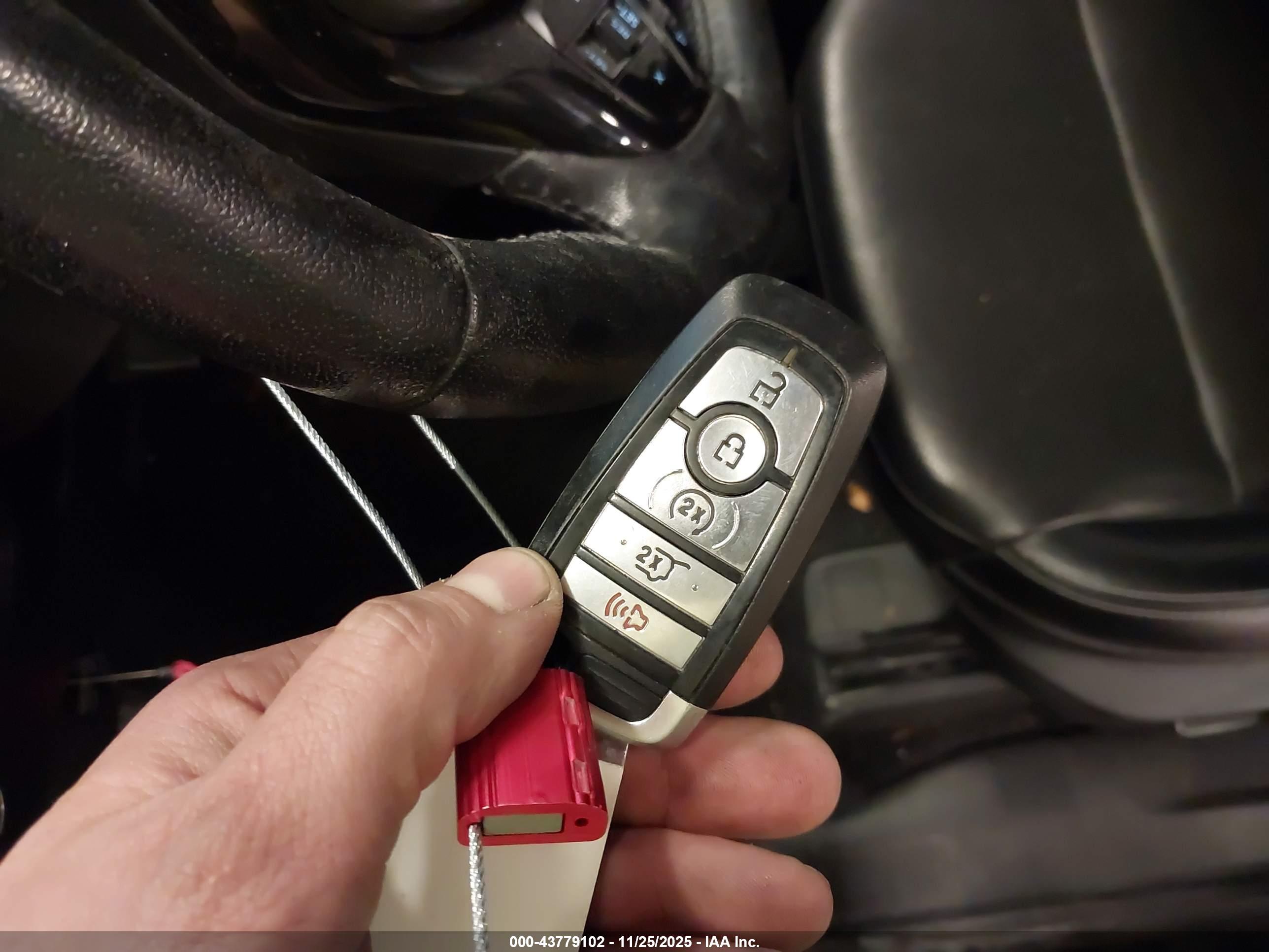 FORD ESCAPE image 11