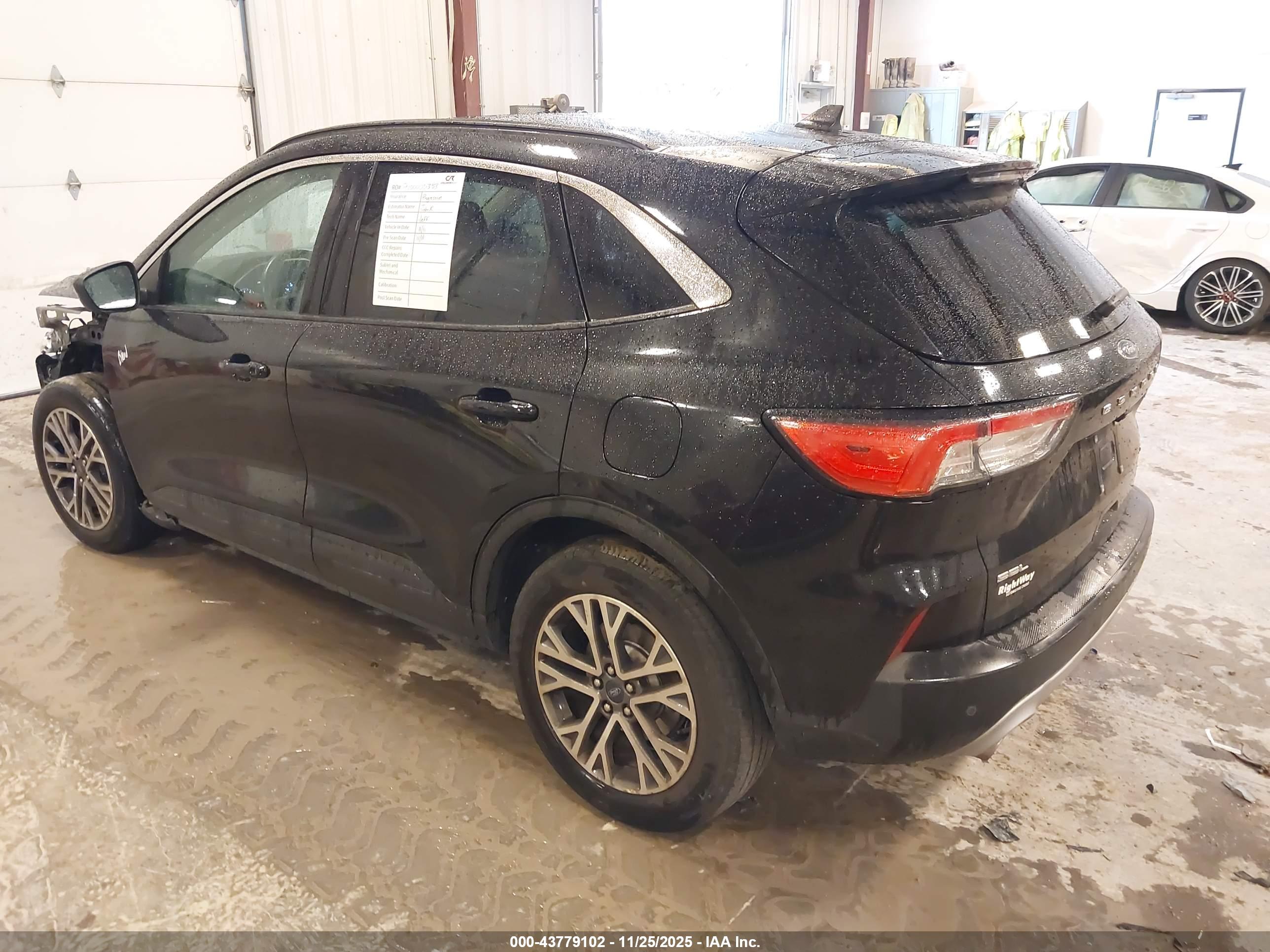 FORD ESCAPE image 3