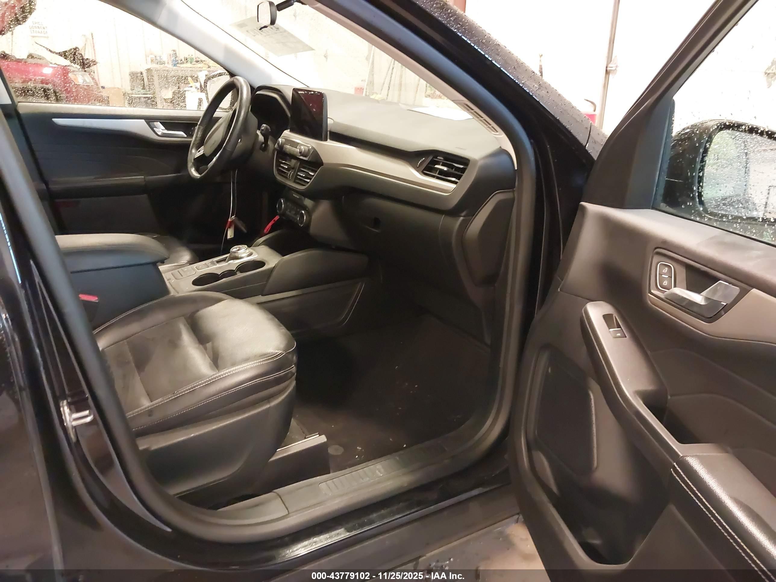 FORD ESCAPE image 5