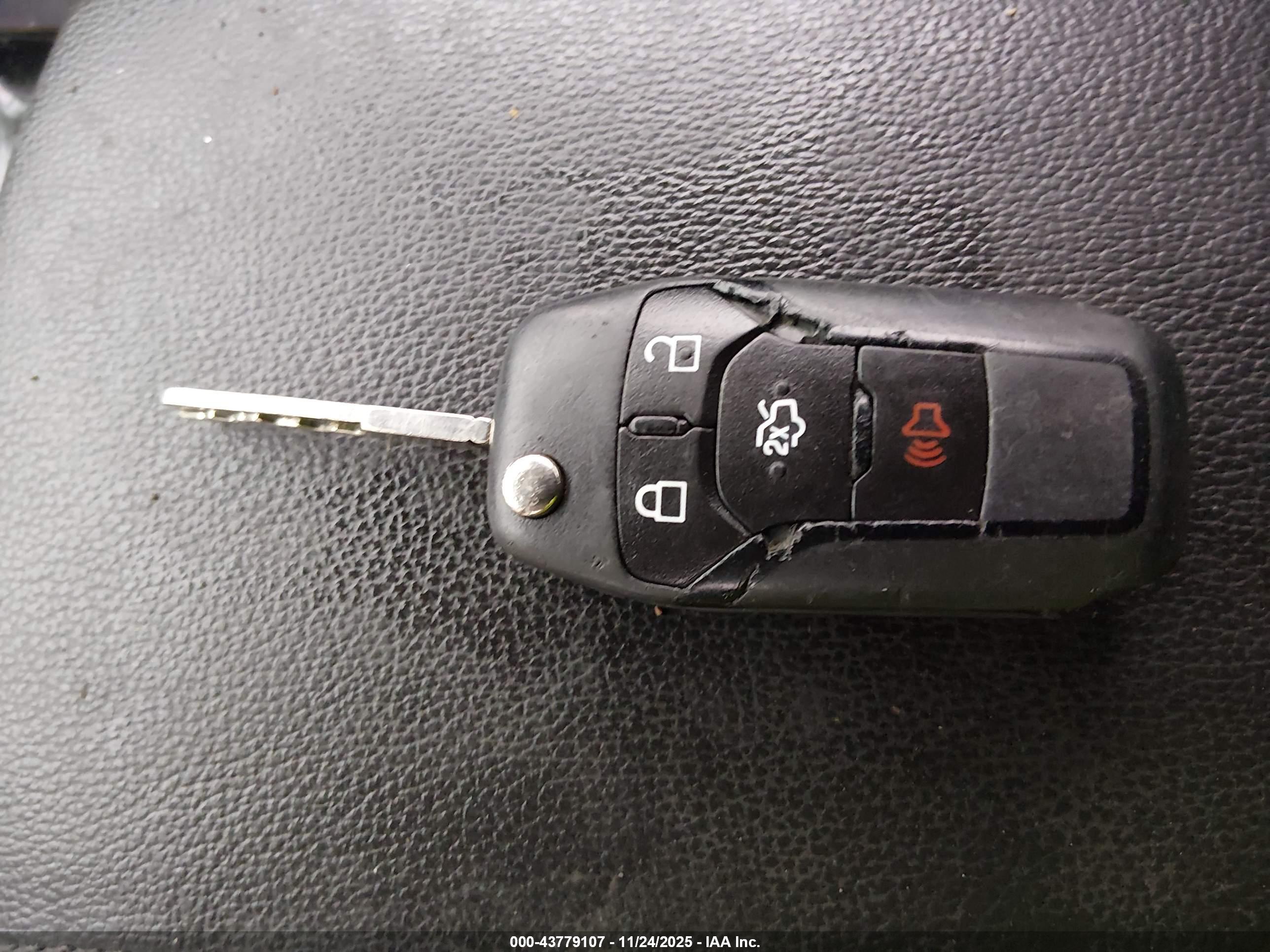 FORD FUSION image 11
