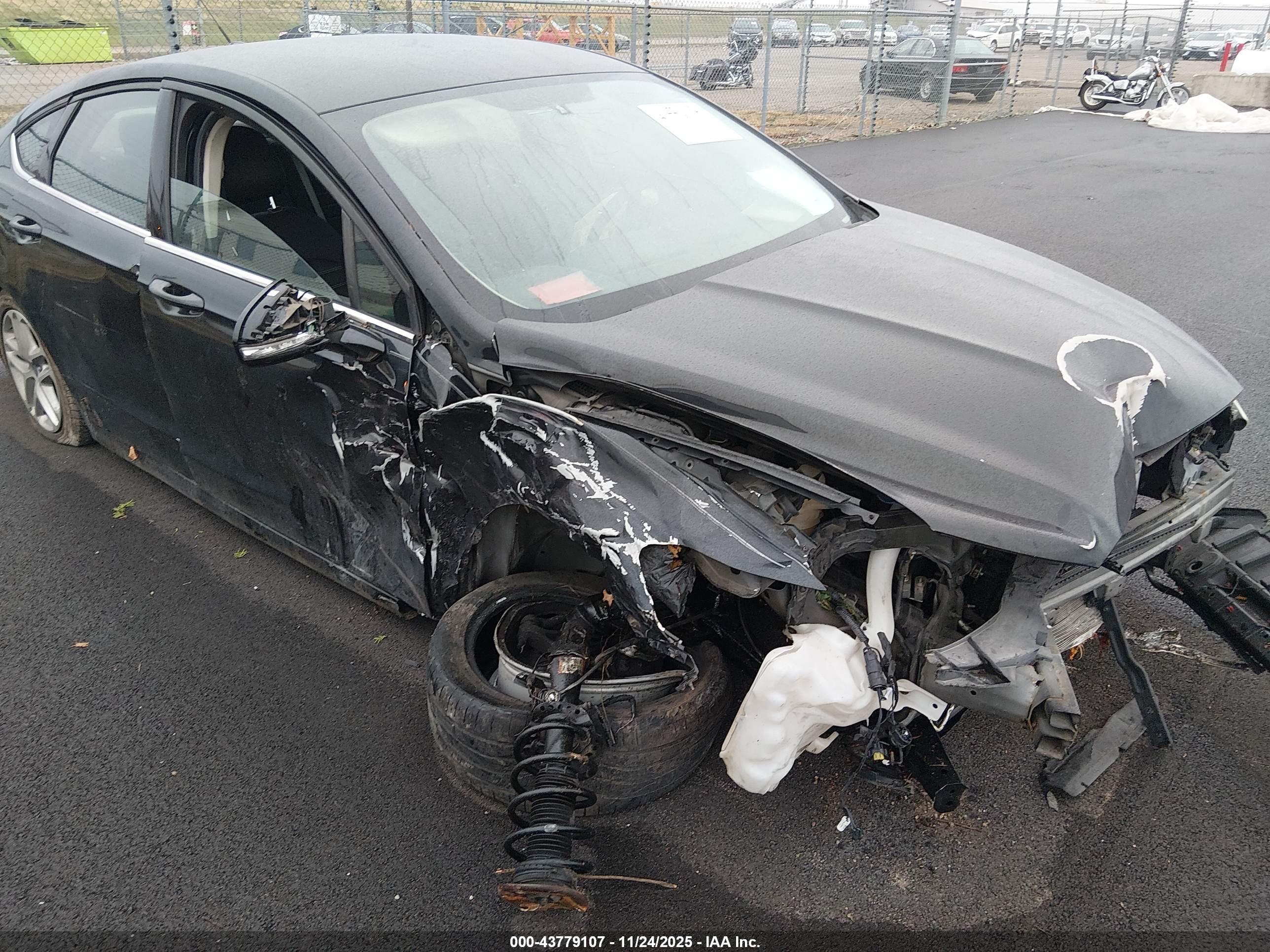 FORD FUSION image 6
