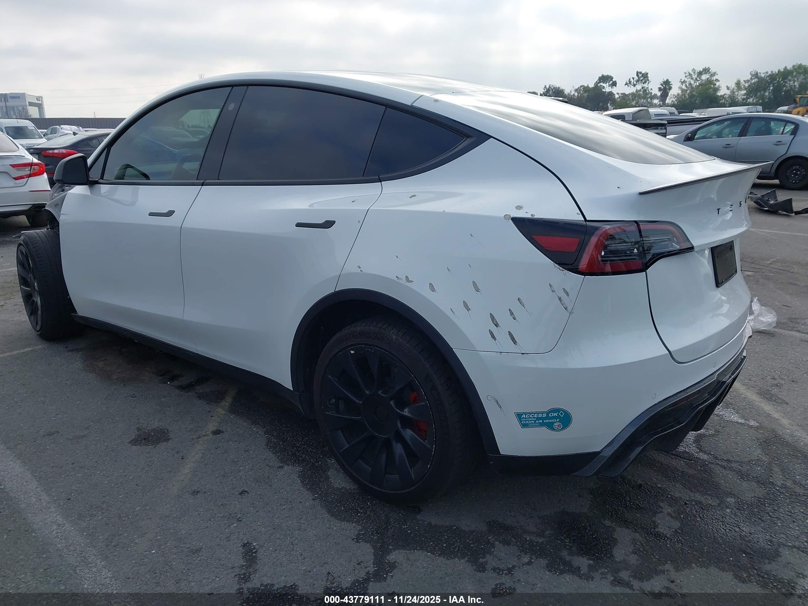 TESLA MODEL image 3