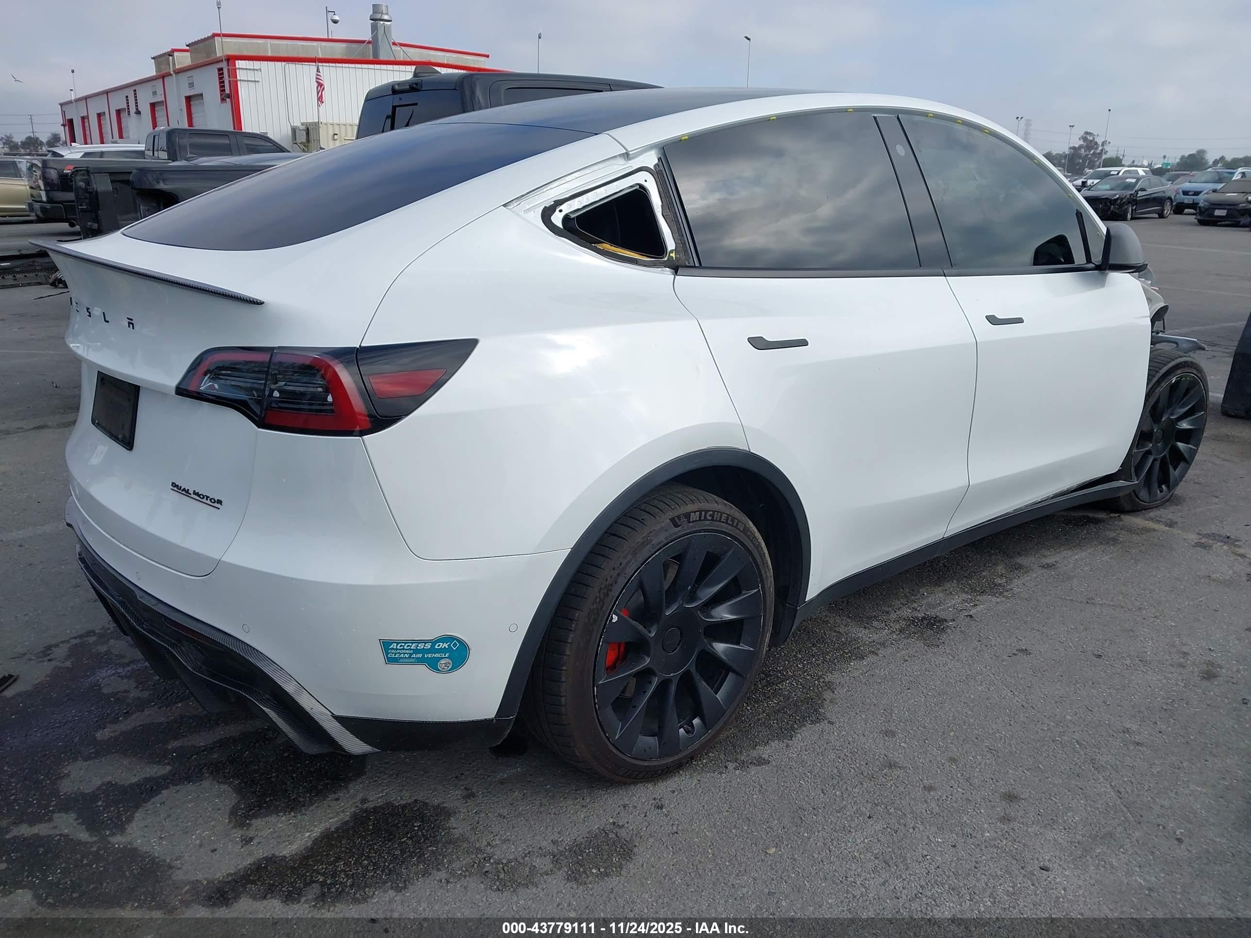 TESLA MODEL image 4