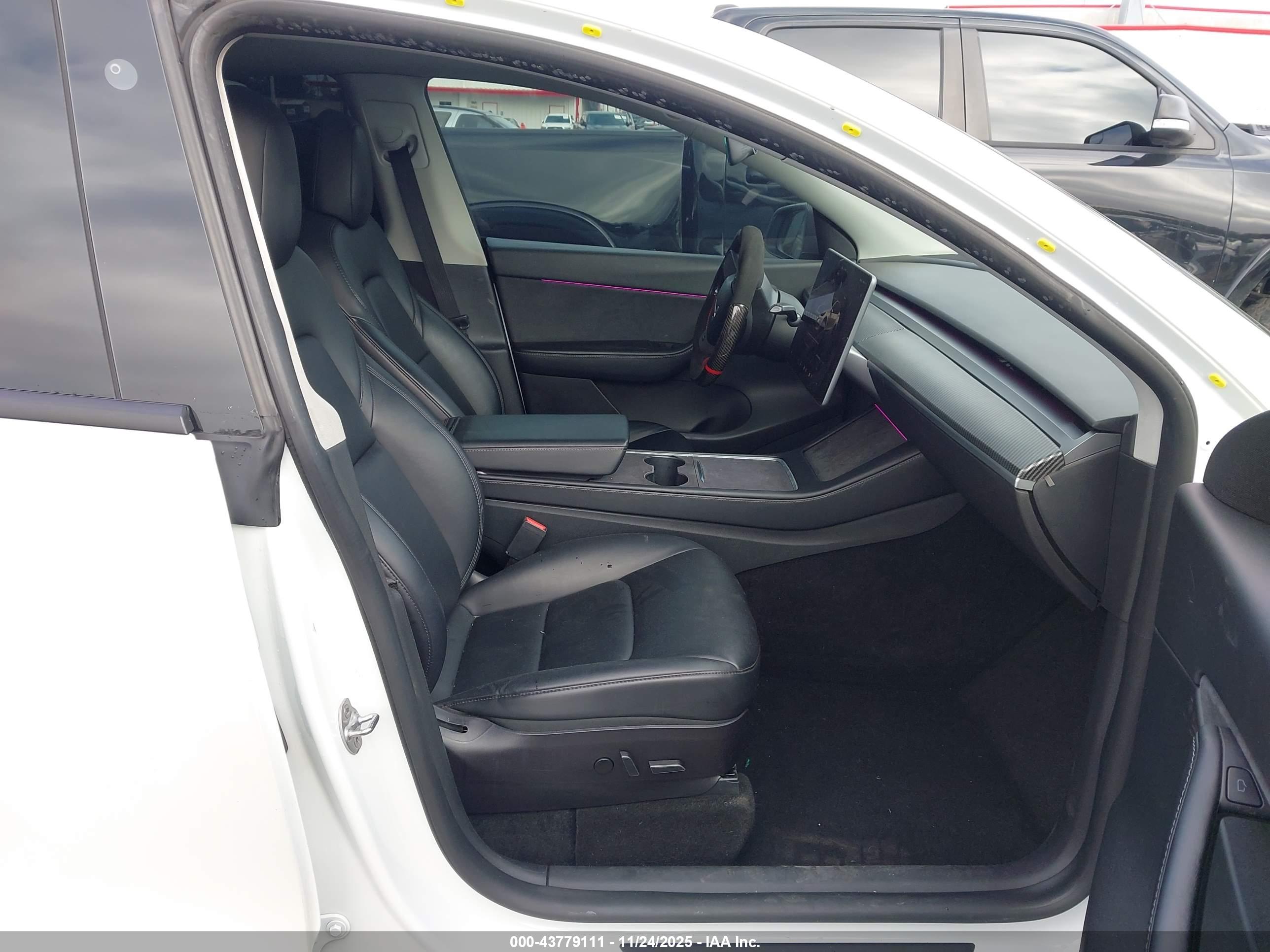 TESLA MODEL image 5