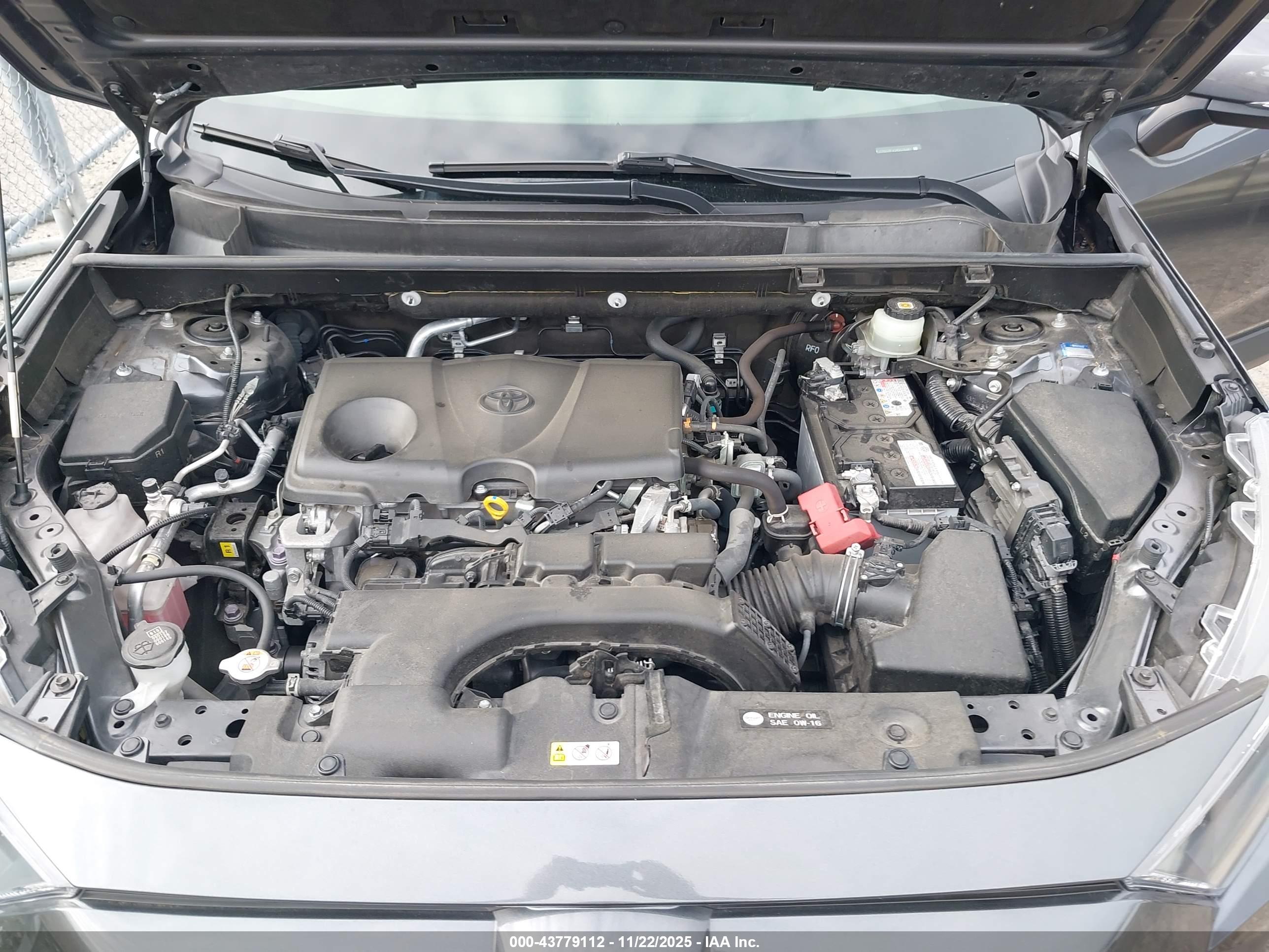 TOYOTA RAV4 image 10