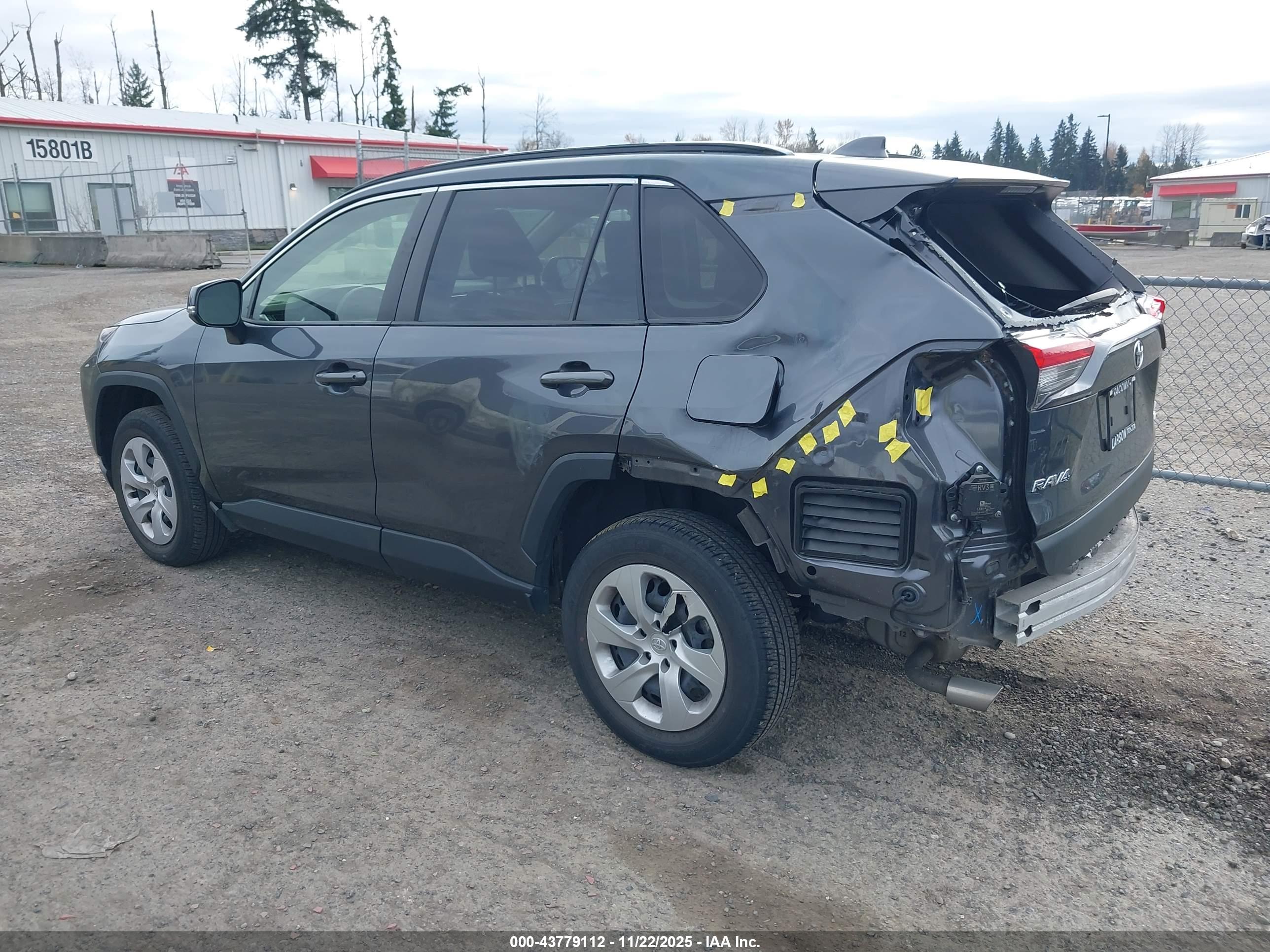 TOYOTA RAV4 image 3