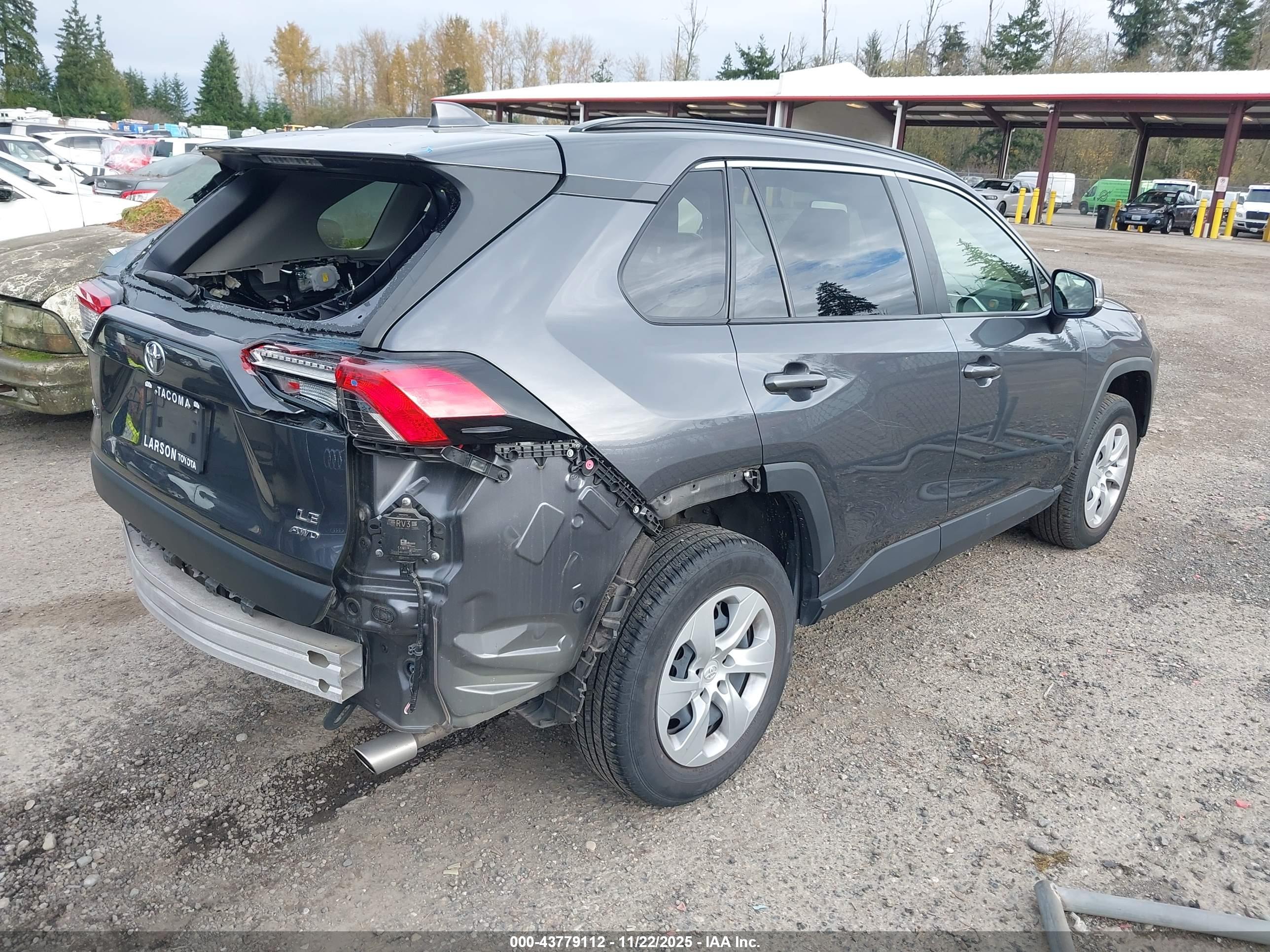 TOYOTA RAV4 image 4