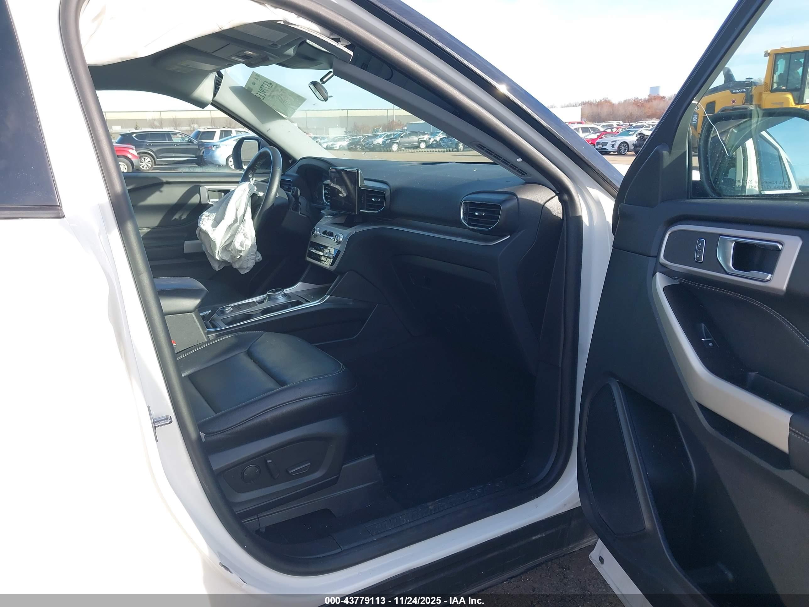 FORD EXPLORER image 5
