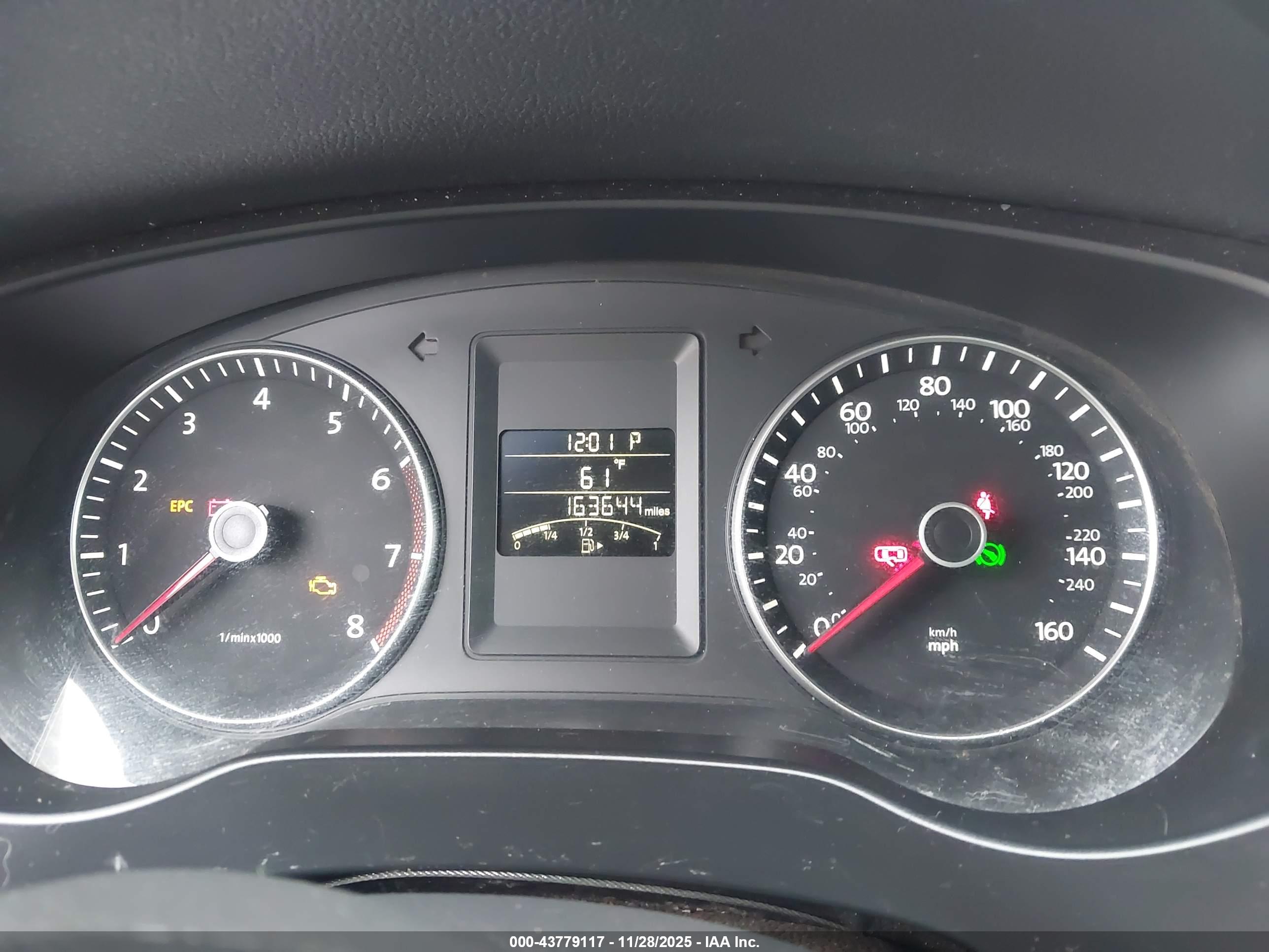 VOLKSWAGEN JETTA image 7