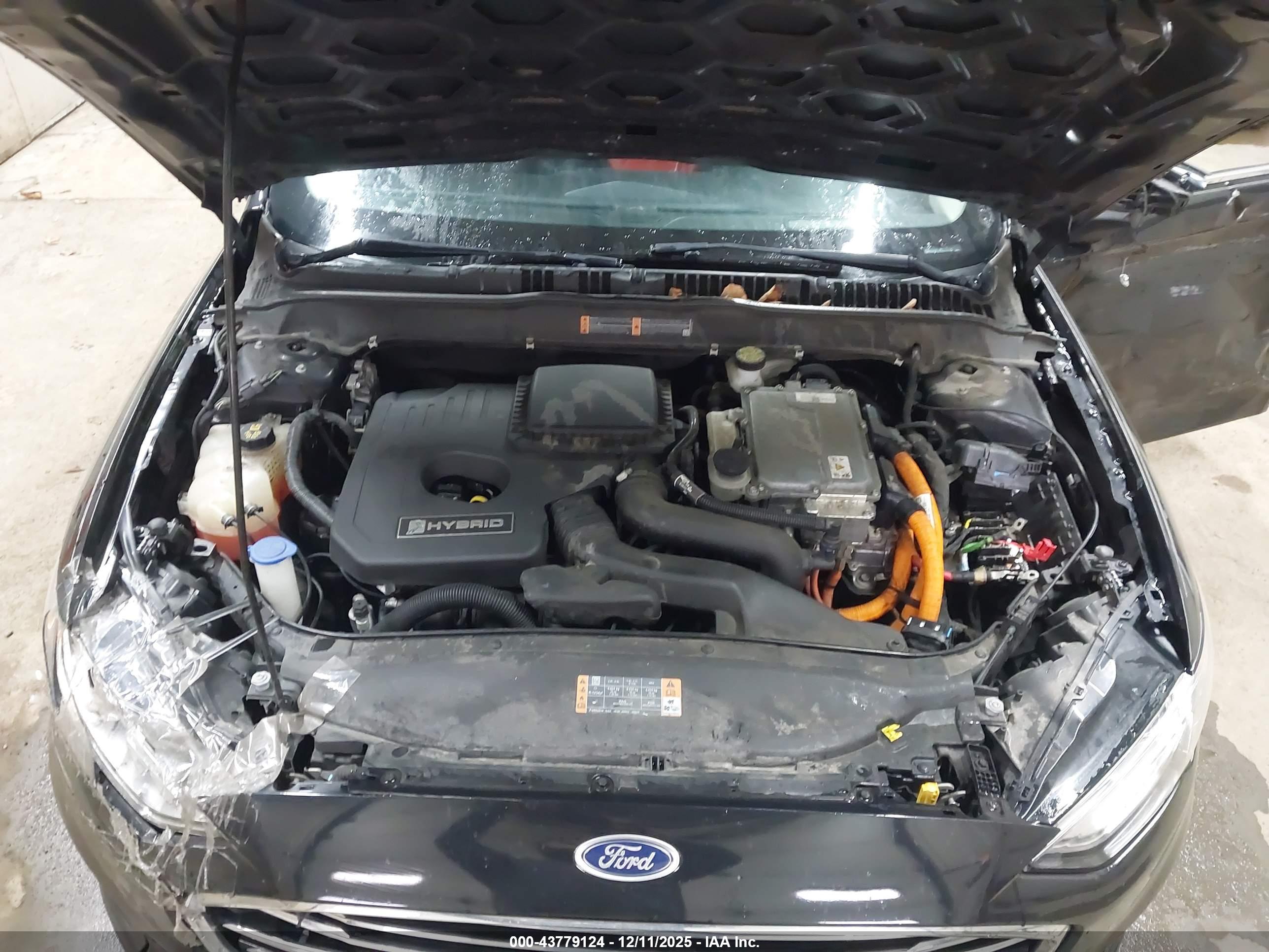 FORD FUSION image 10