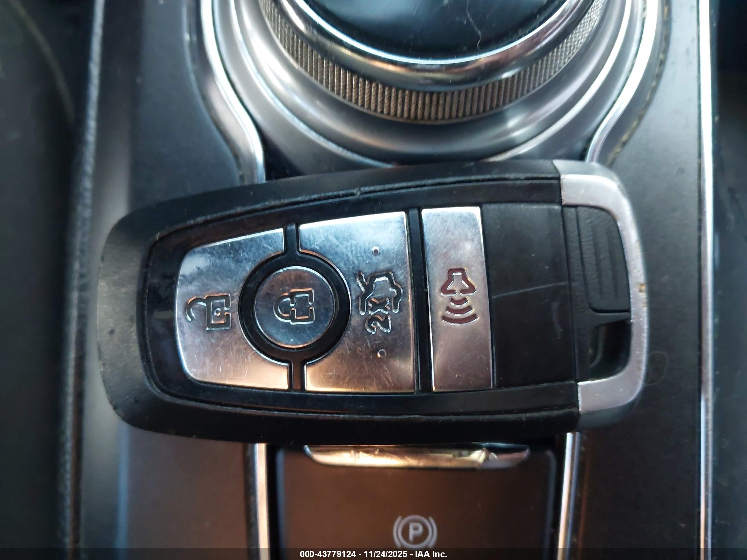 FORD FUSION image 11