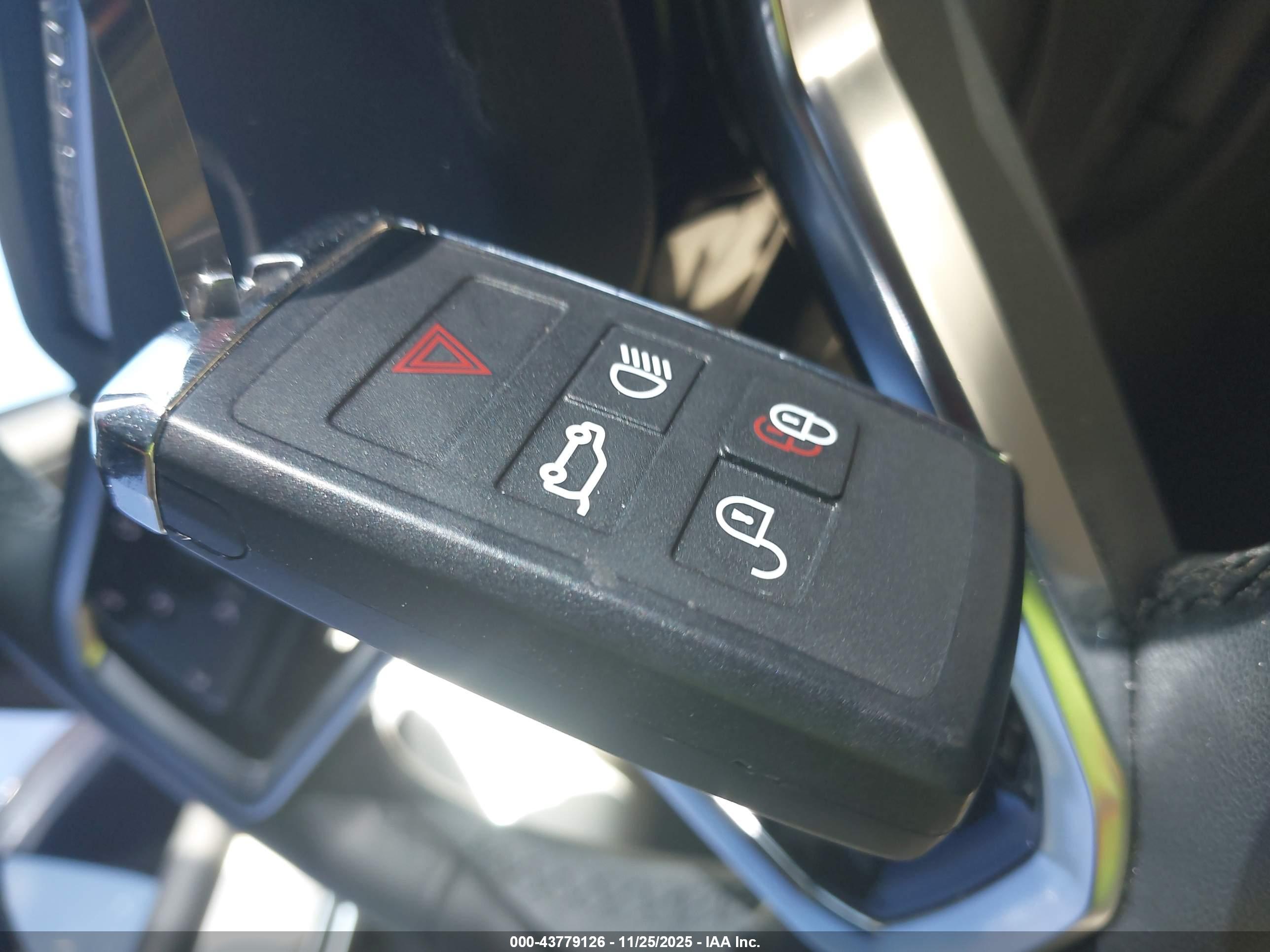 LAND ROVER image 11