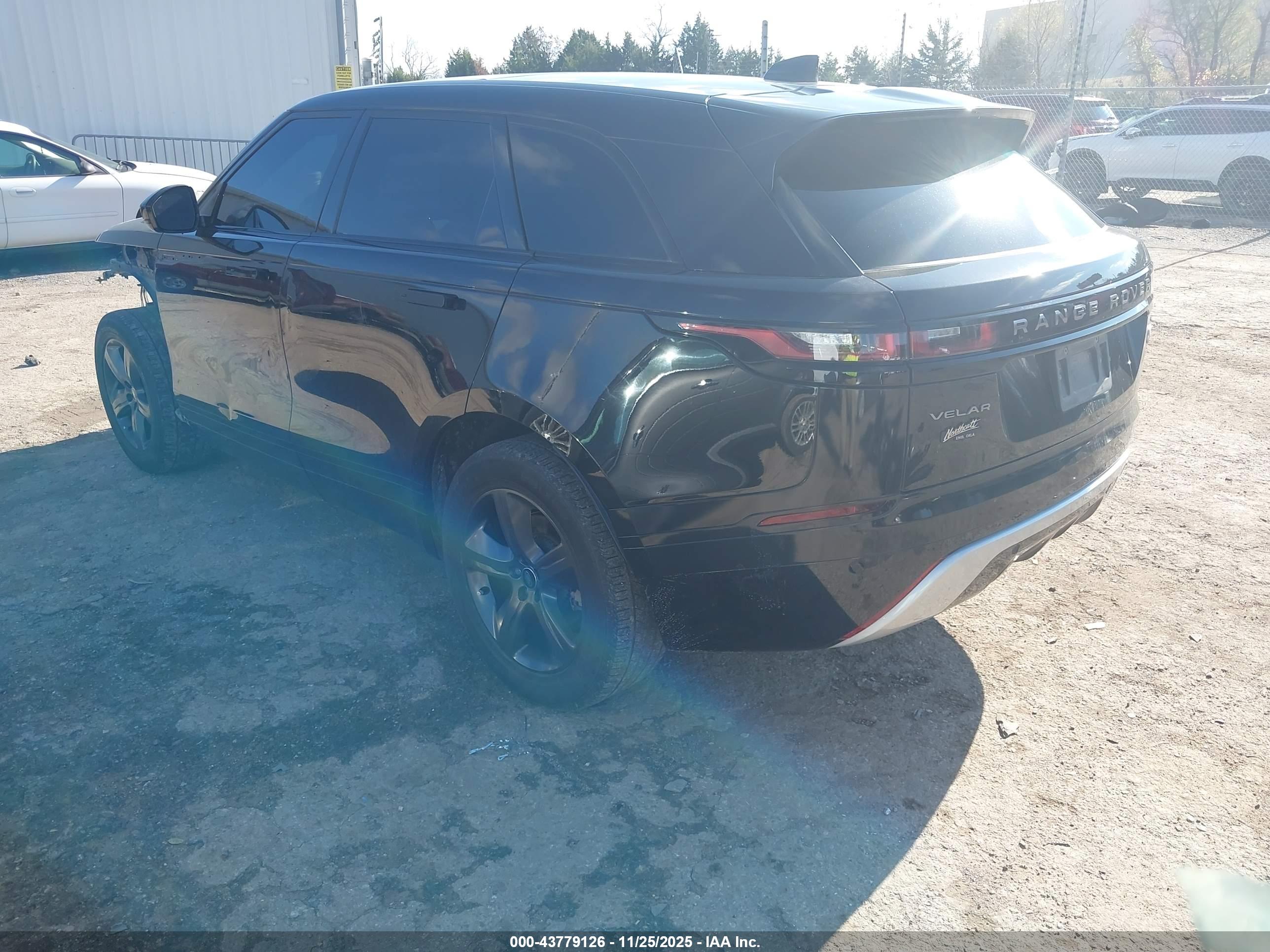 LAND ROVER image 3