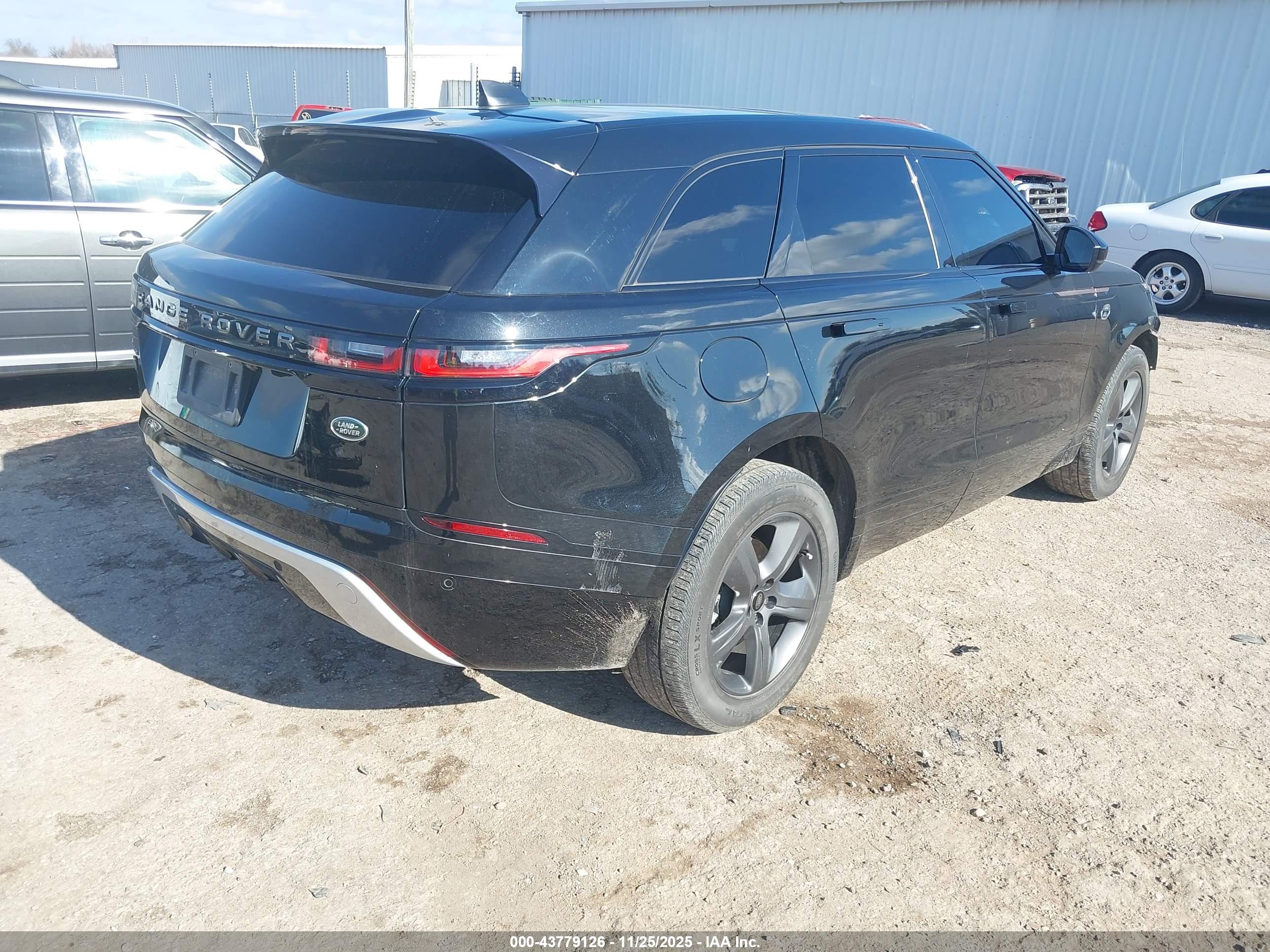 LAND ROVER image 4