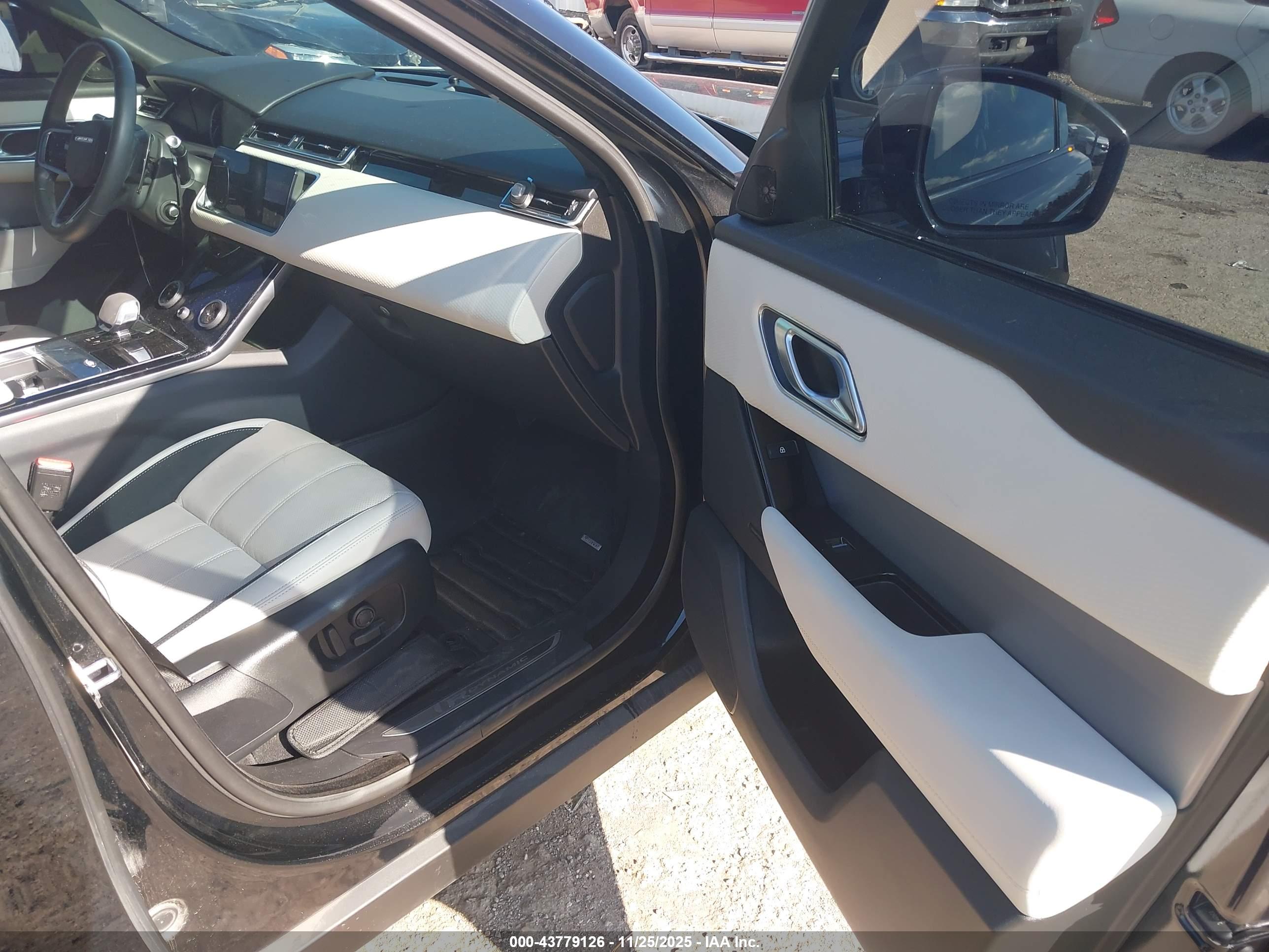 LAND ROVER image 5