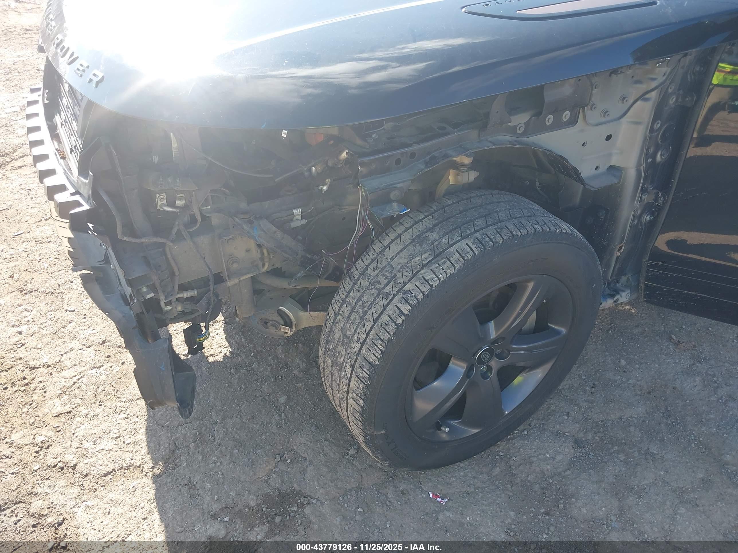 LAND ROVER image 6