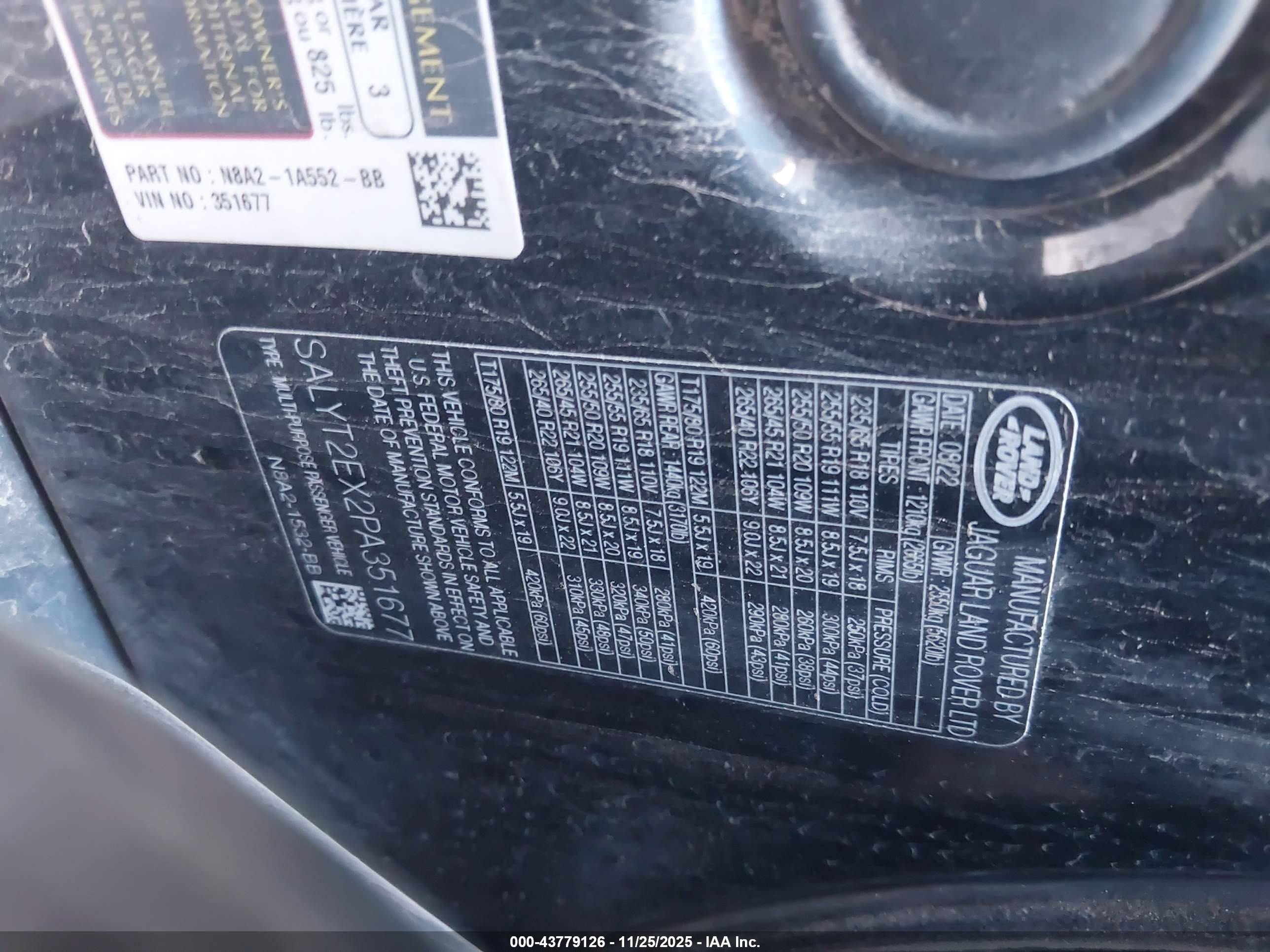 LAND ROVER image 9