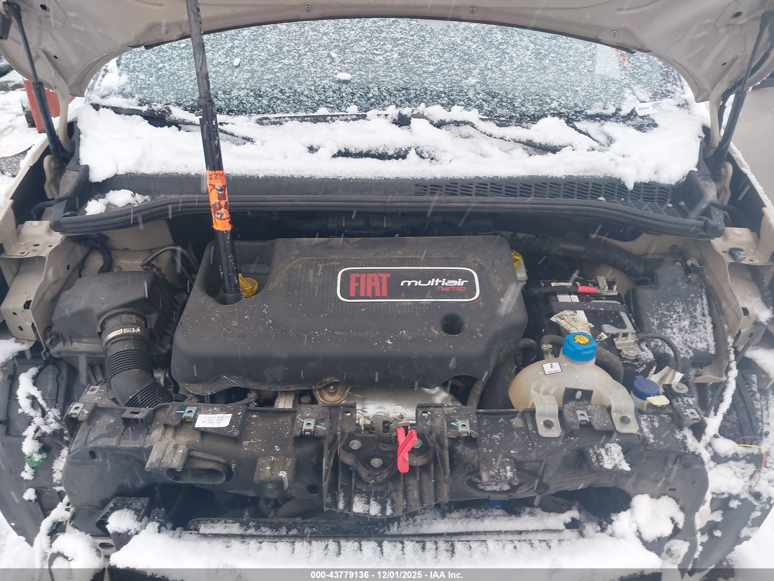 FIAT 500L image 10