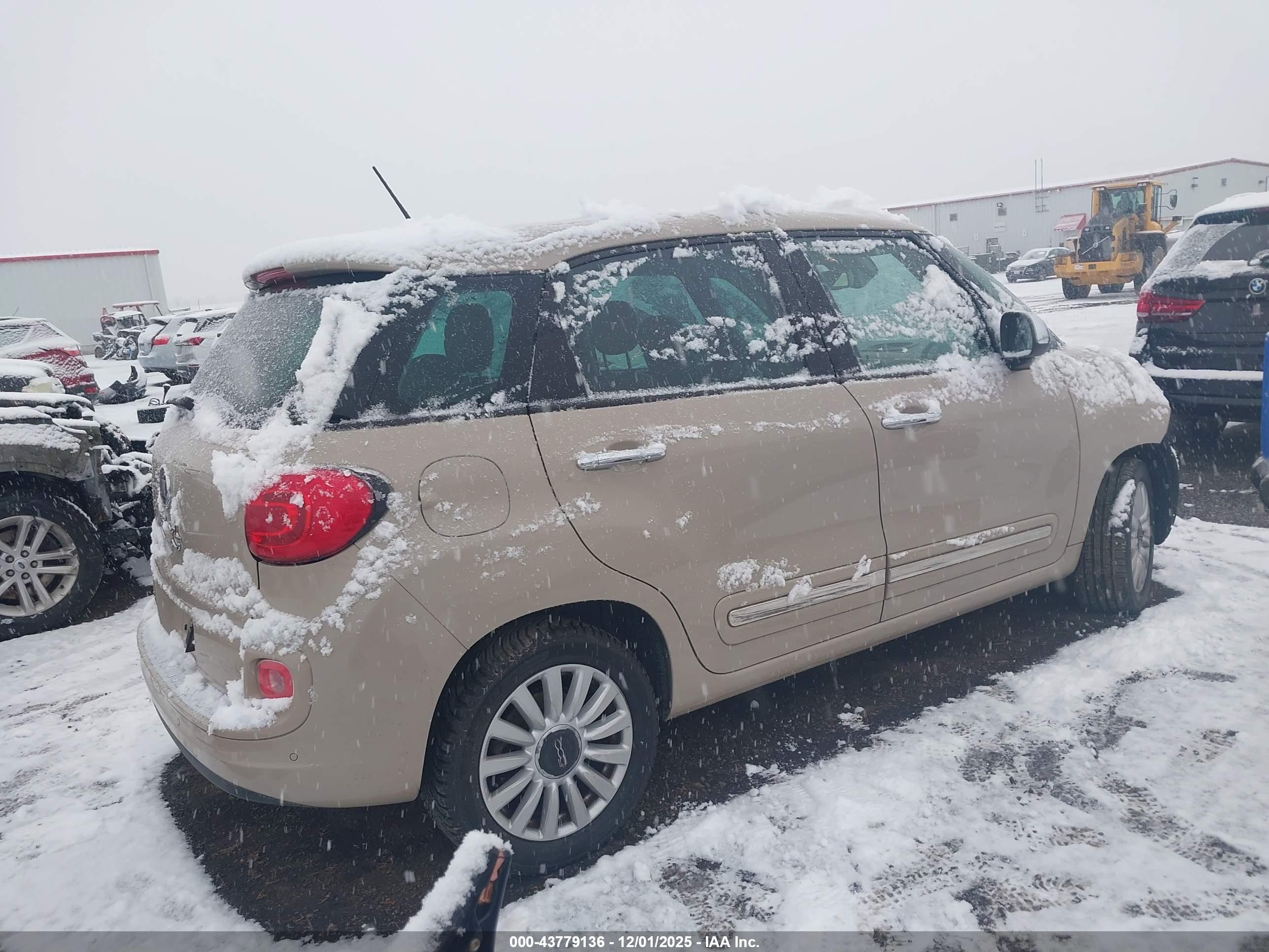 FIAT 500L image 4