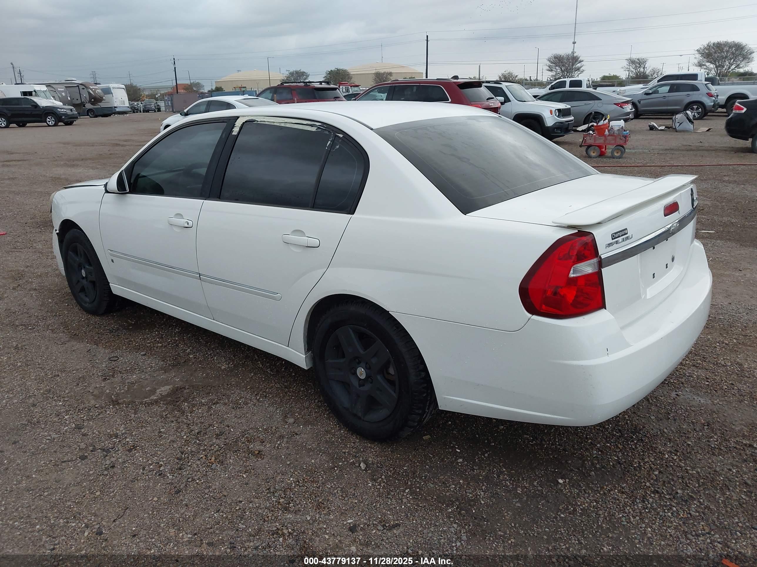CHEVROLET MALIBU image 3