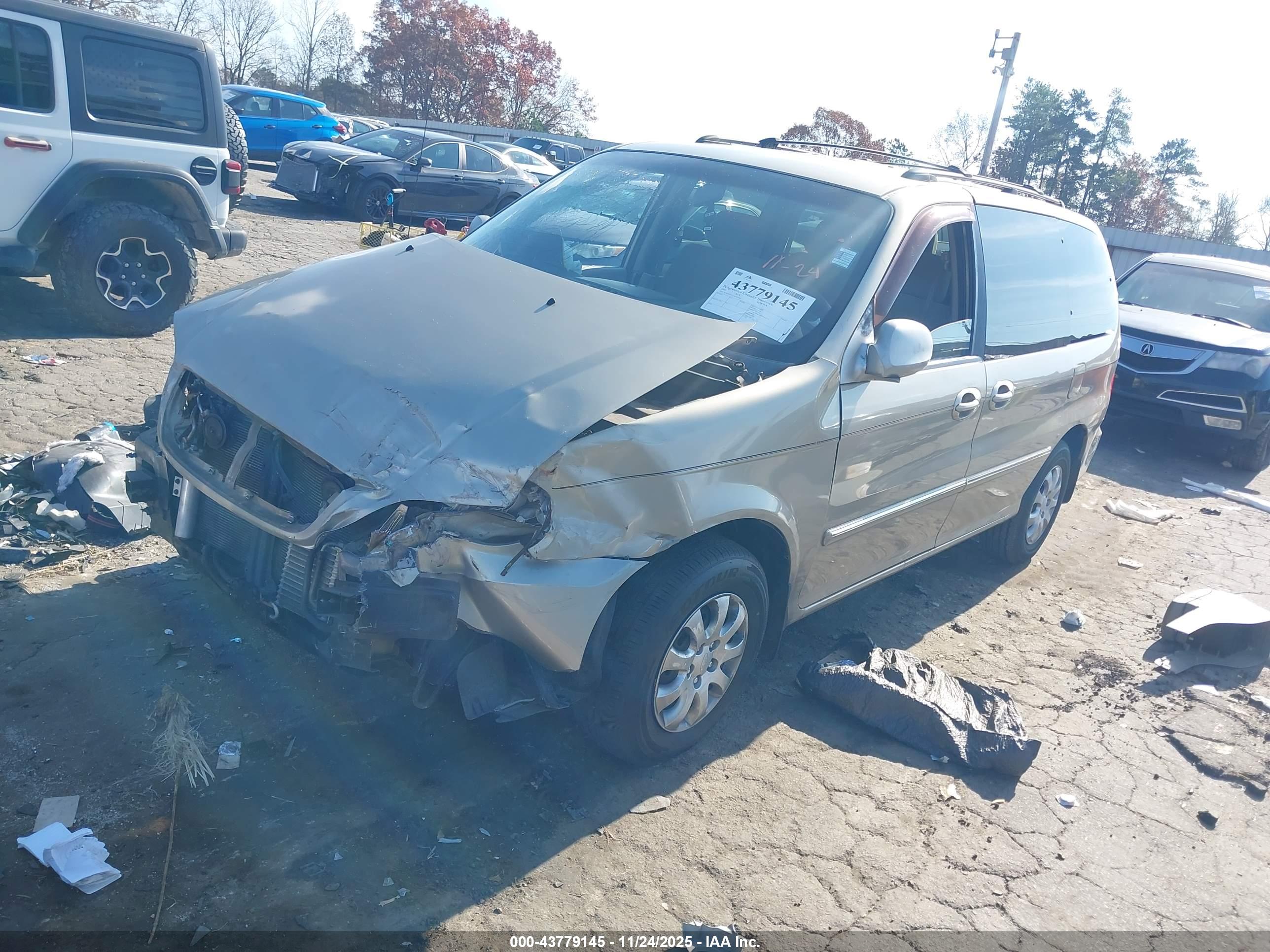 KIA SEDONA image 2