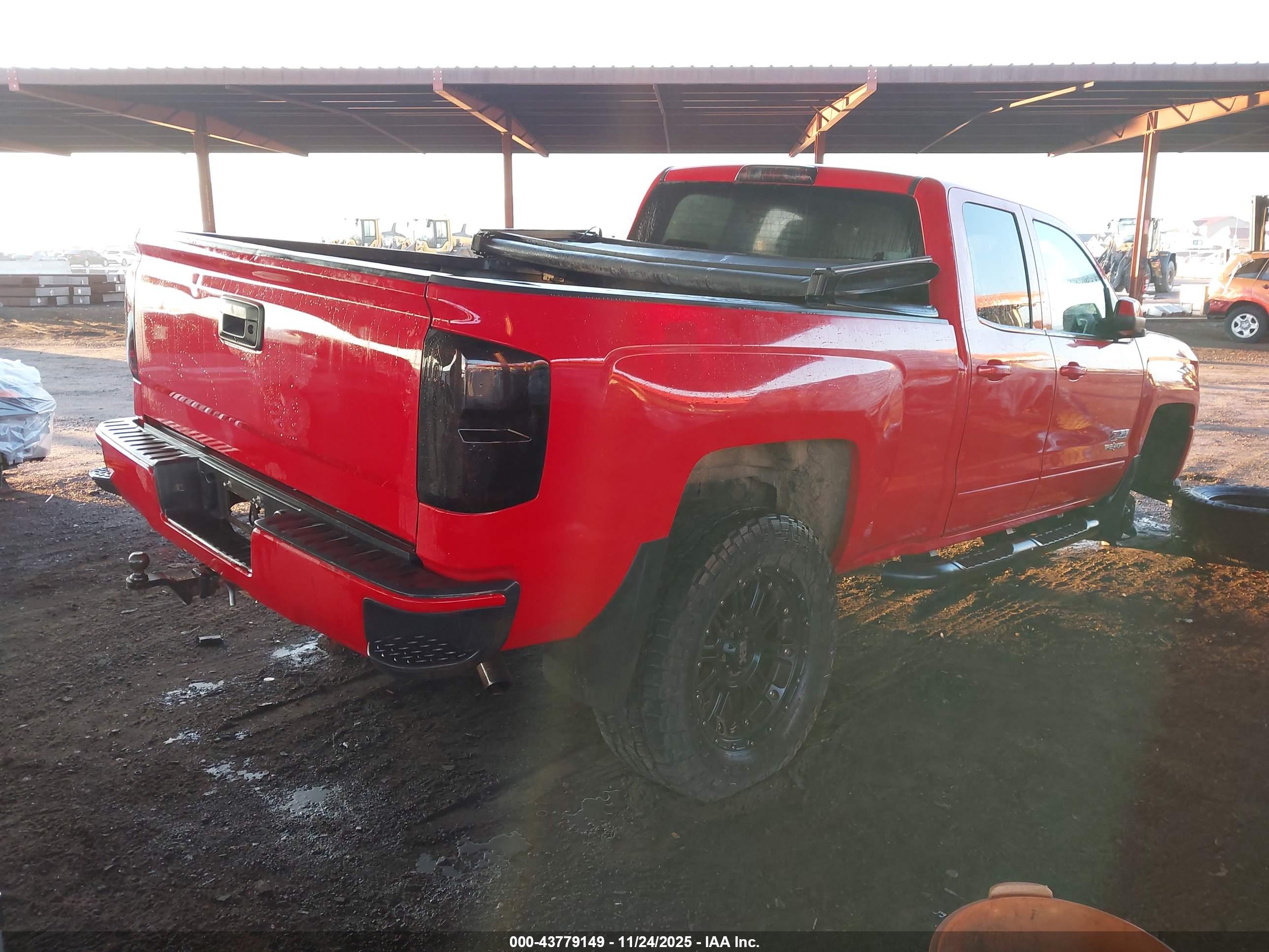CHEVROLET SILVERADO image 4