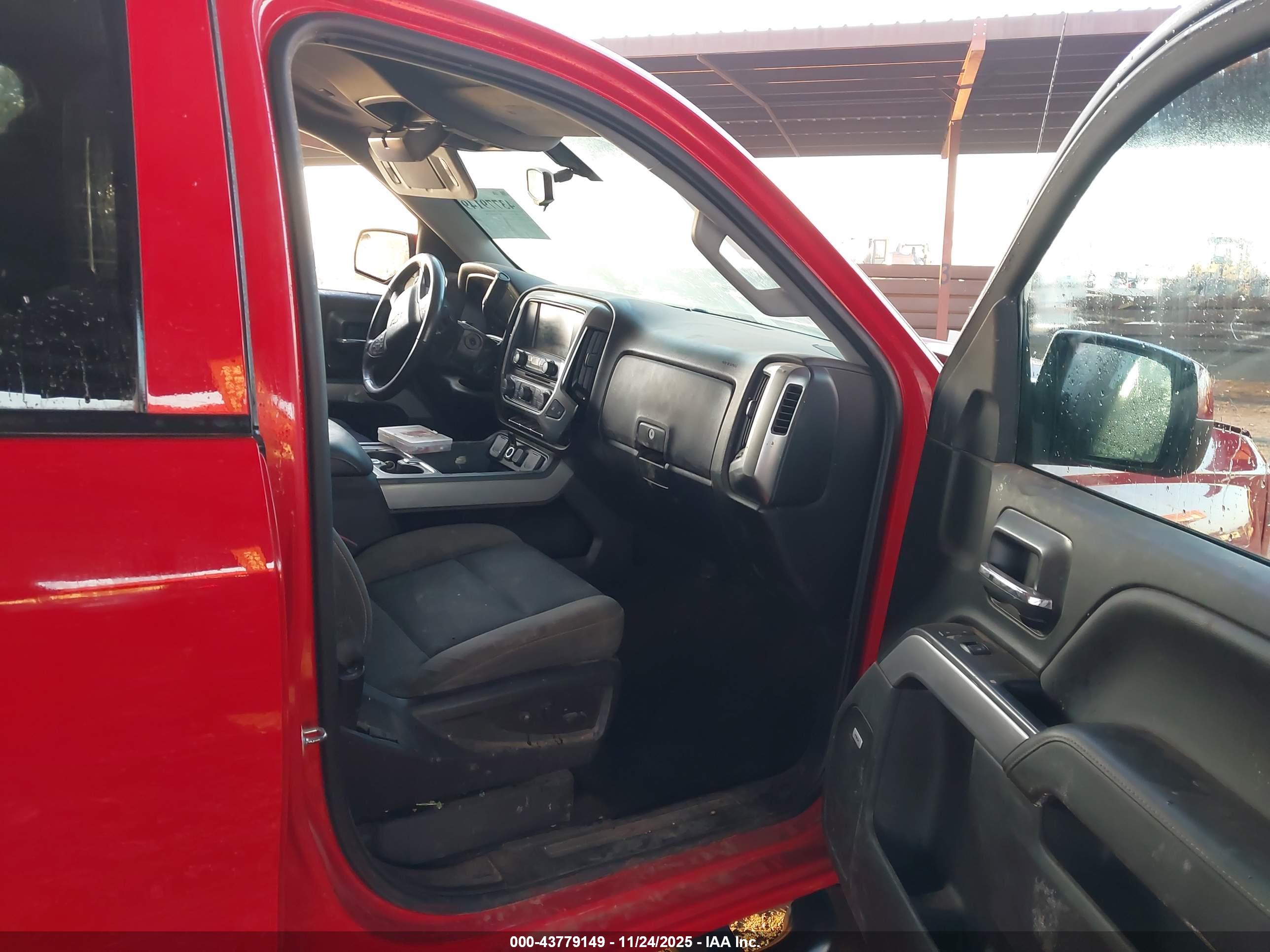 CHEVROLET SILVERADO image 5