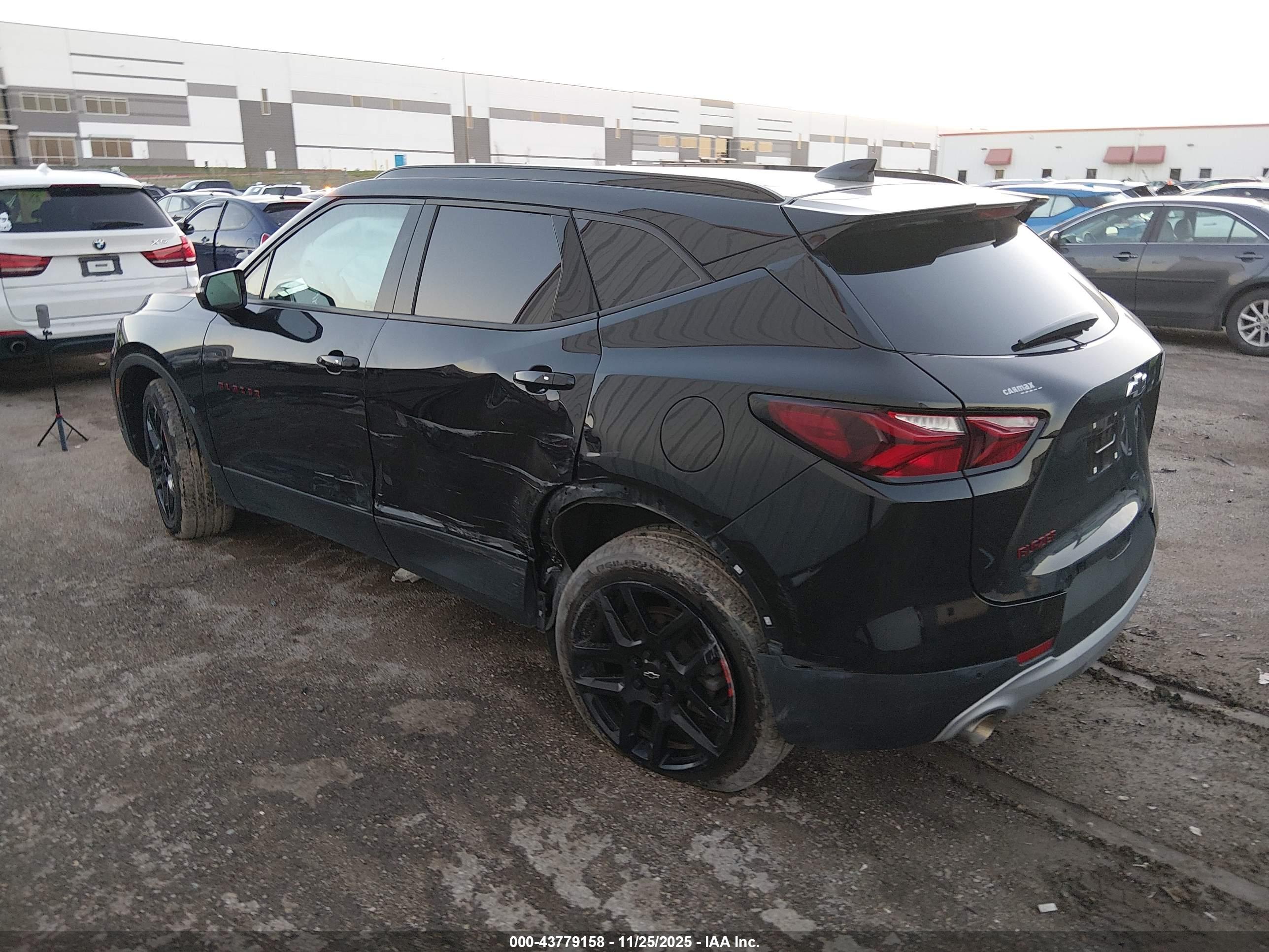 CHEVROLET BLAZER image 3