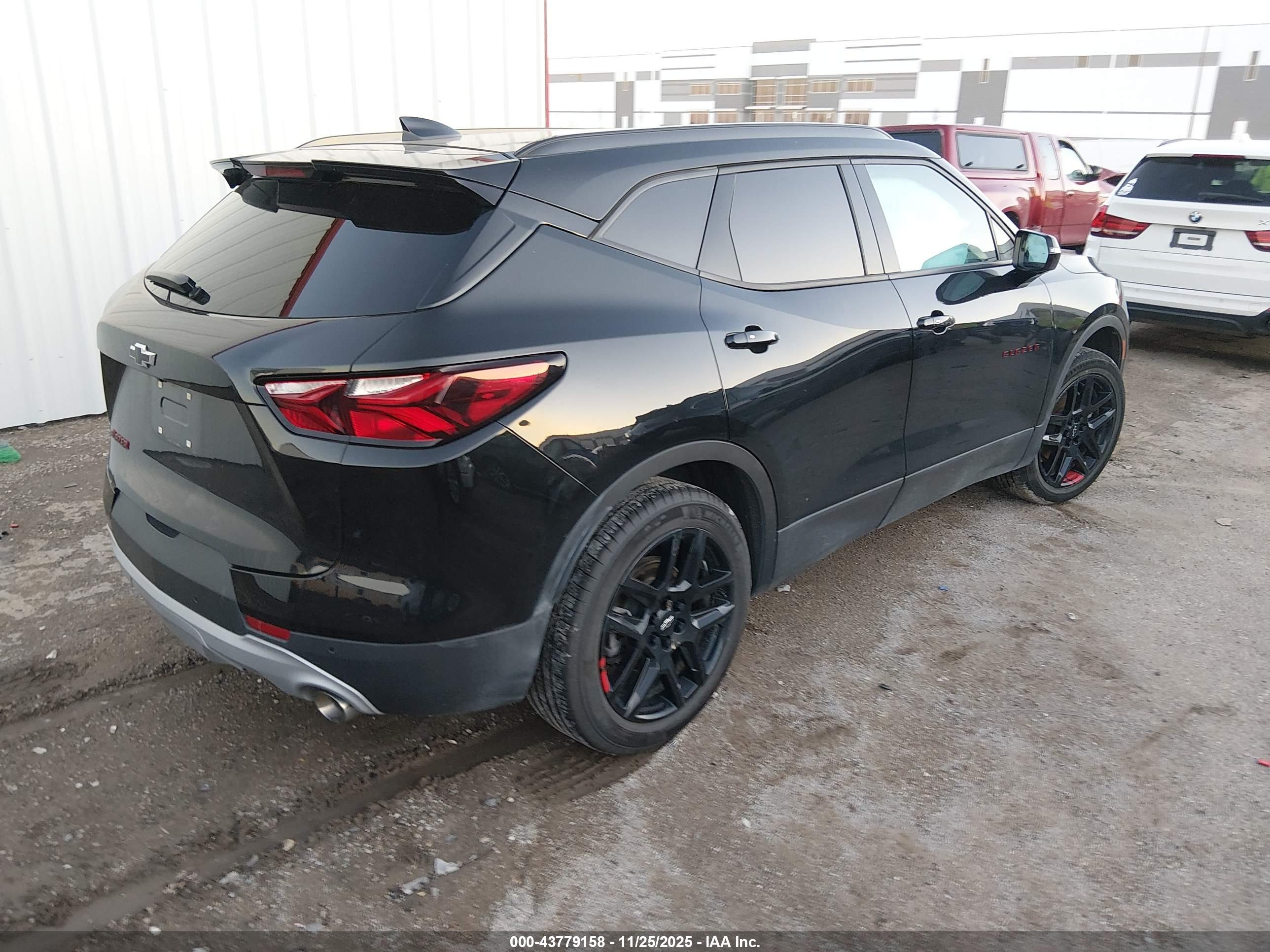 CHEVROLET BLAZER image 4