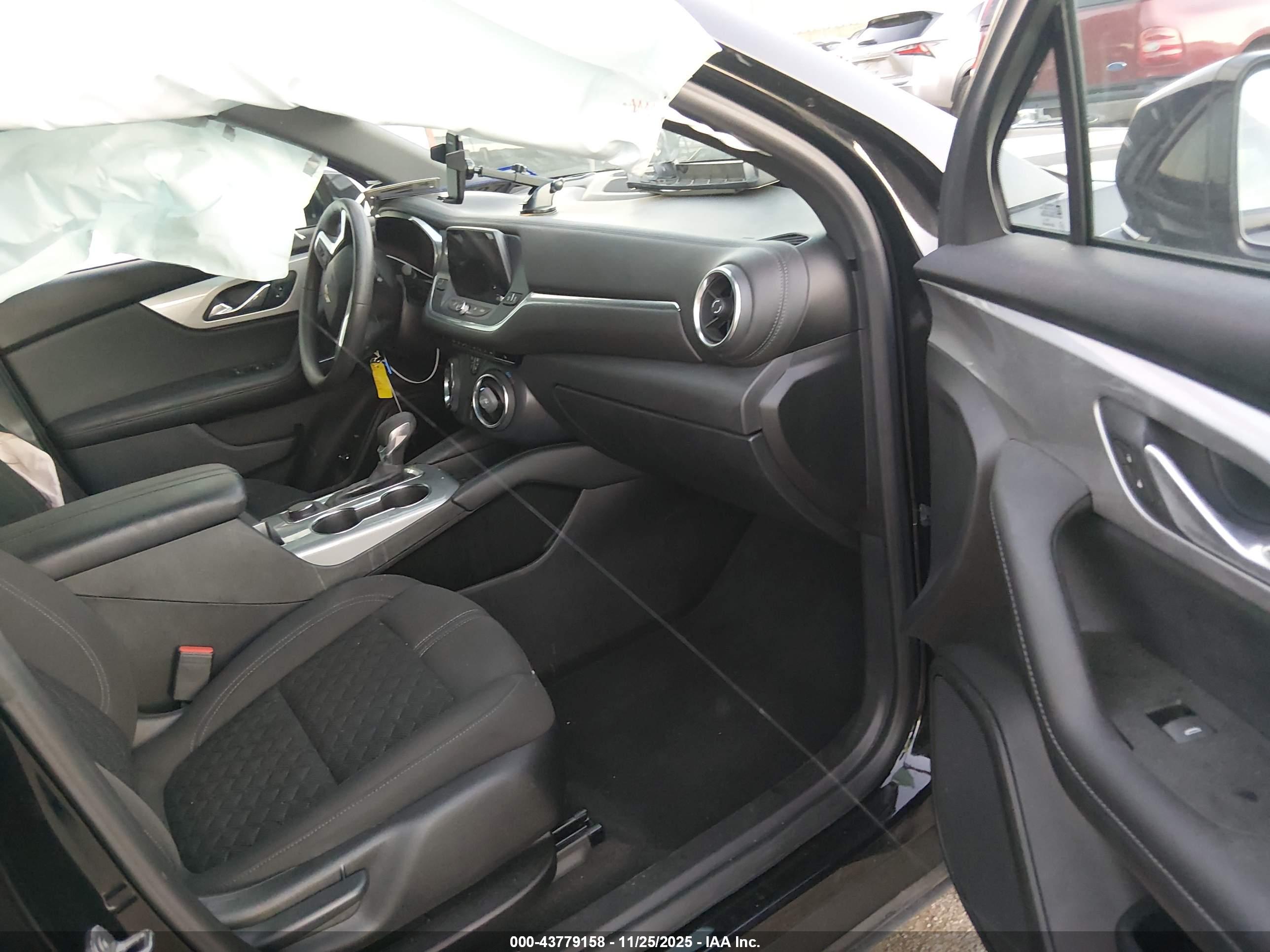 CHEVROLET BLAZER image 5
