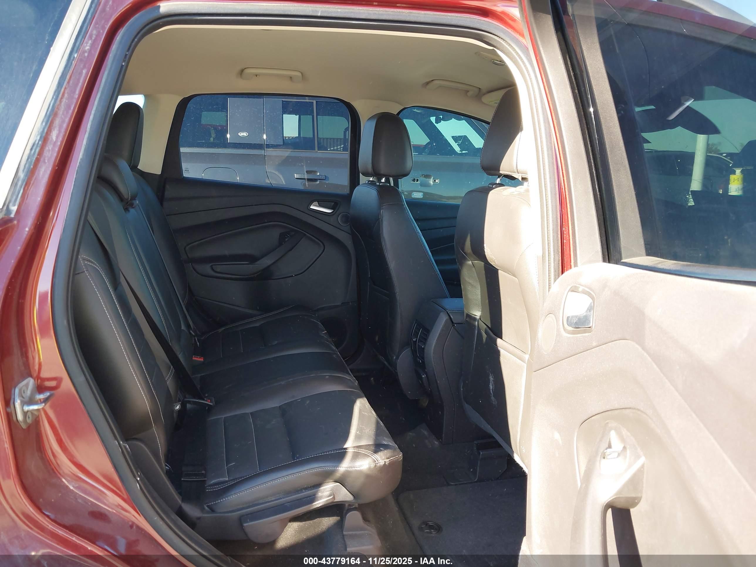 FORD ESCAPE image 8