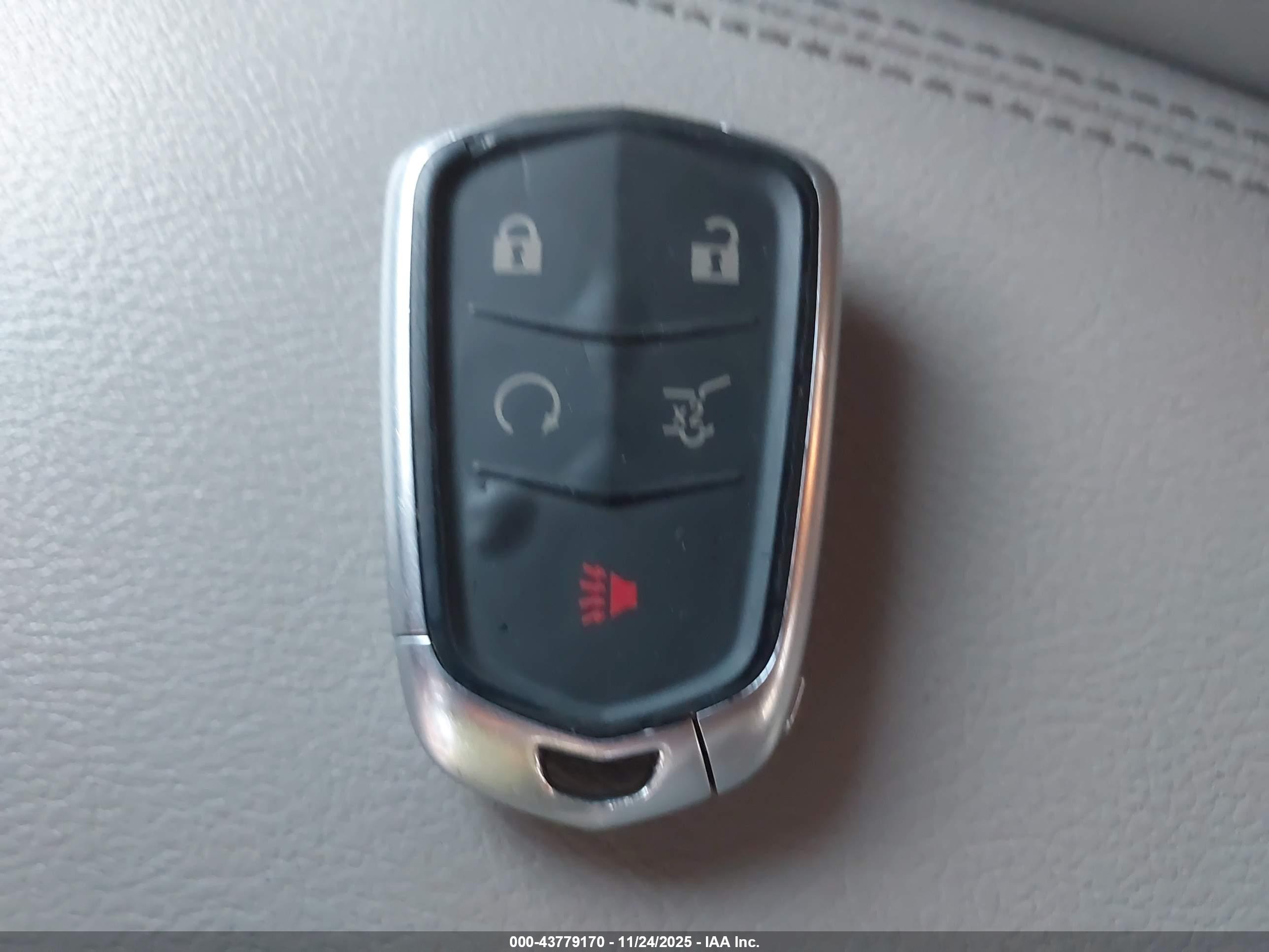 CADILLAC XT4 image 11