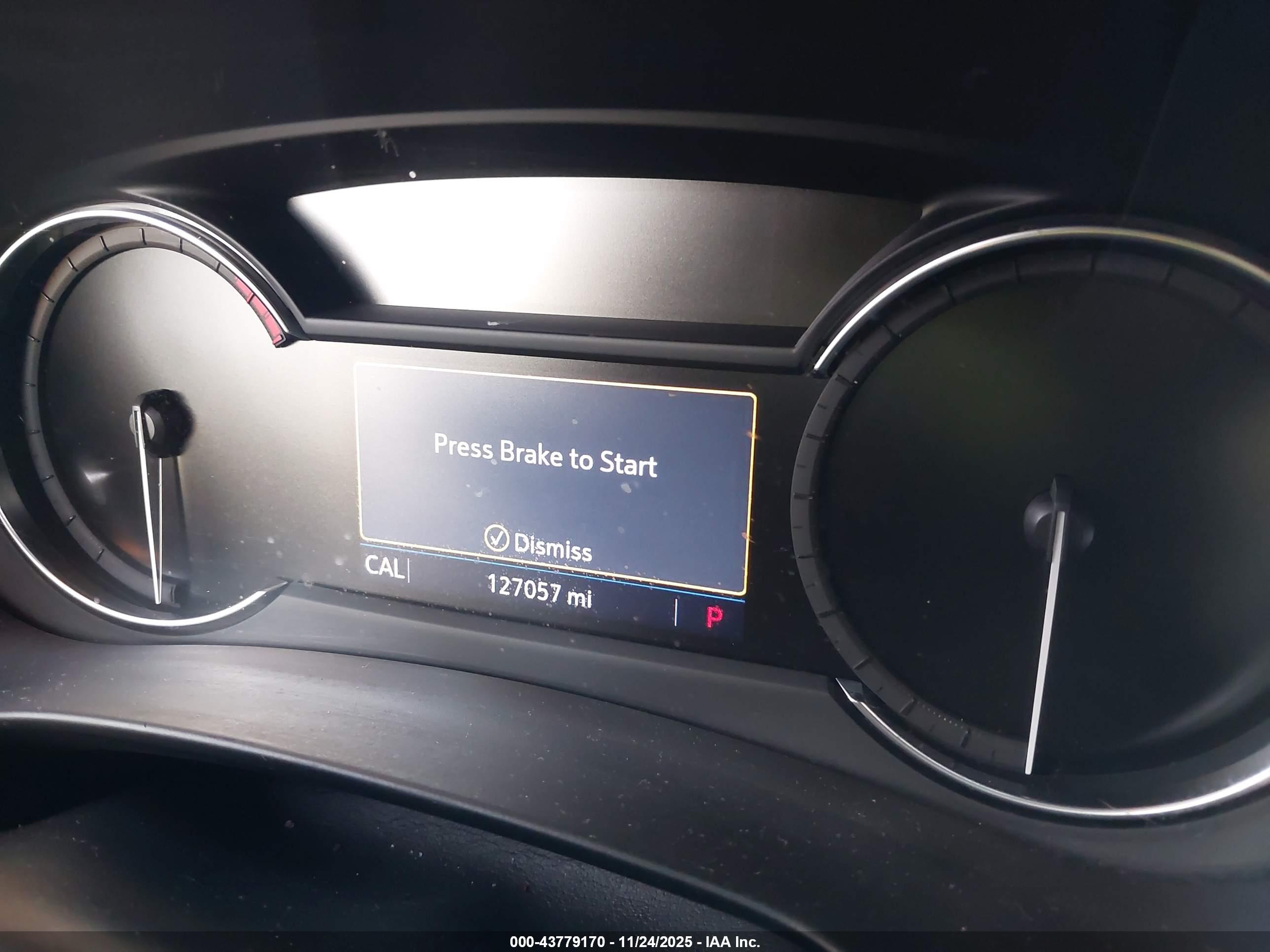 CADILLAC XT4 image 7