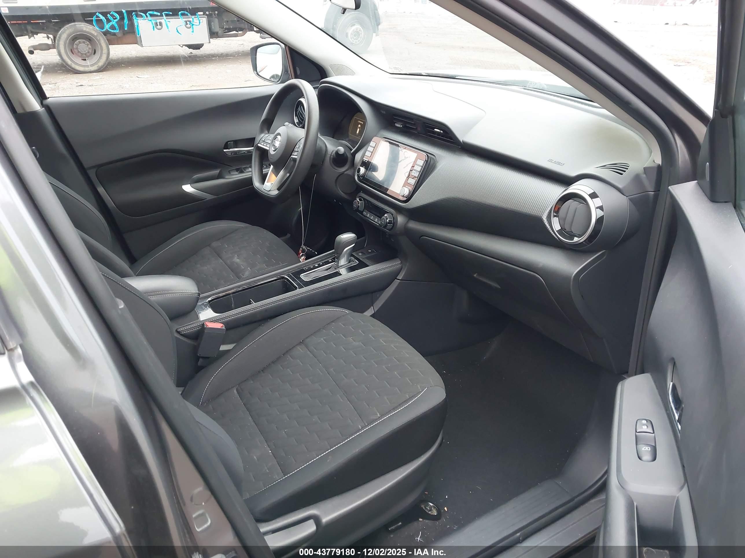 NISSAN KICKS image 5