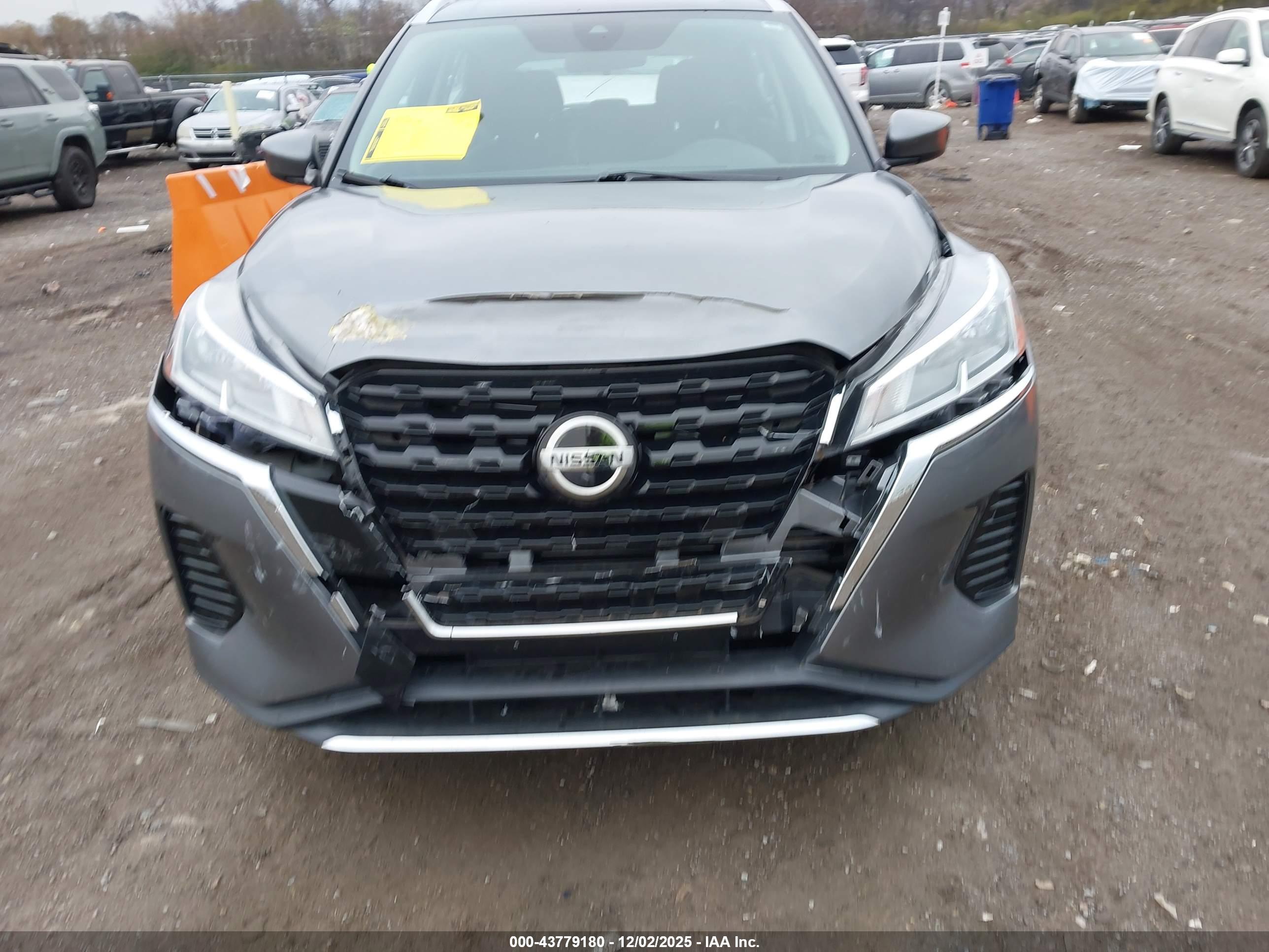 NISSAN KICKS image 6