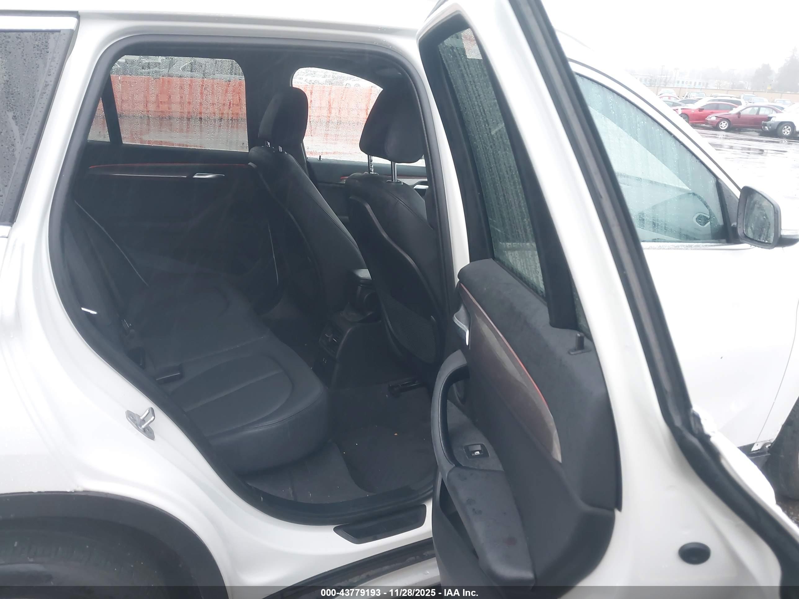 BMW X1 image 8