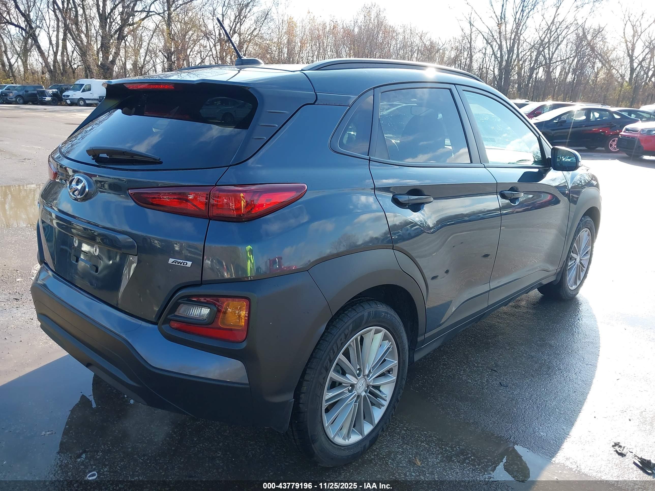 HYUNDAI KONA image 4