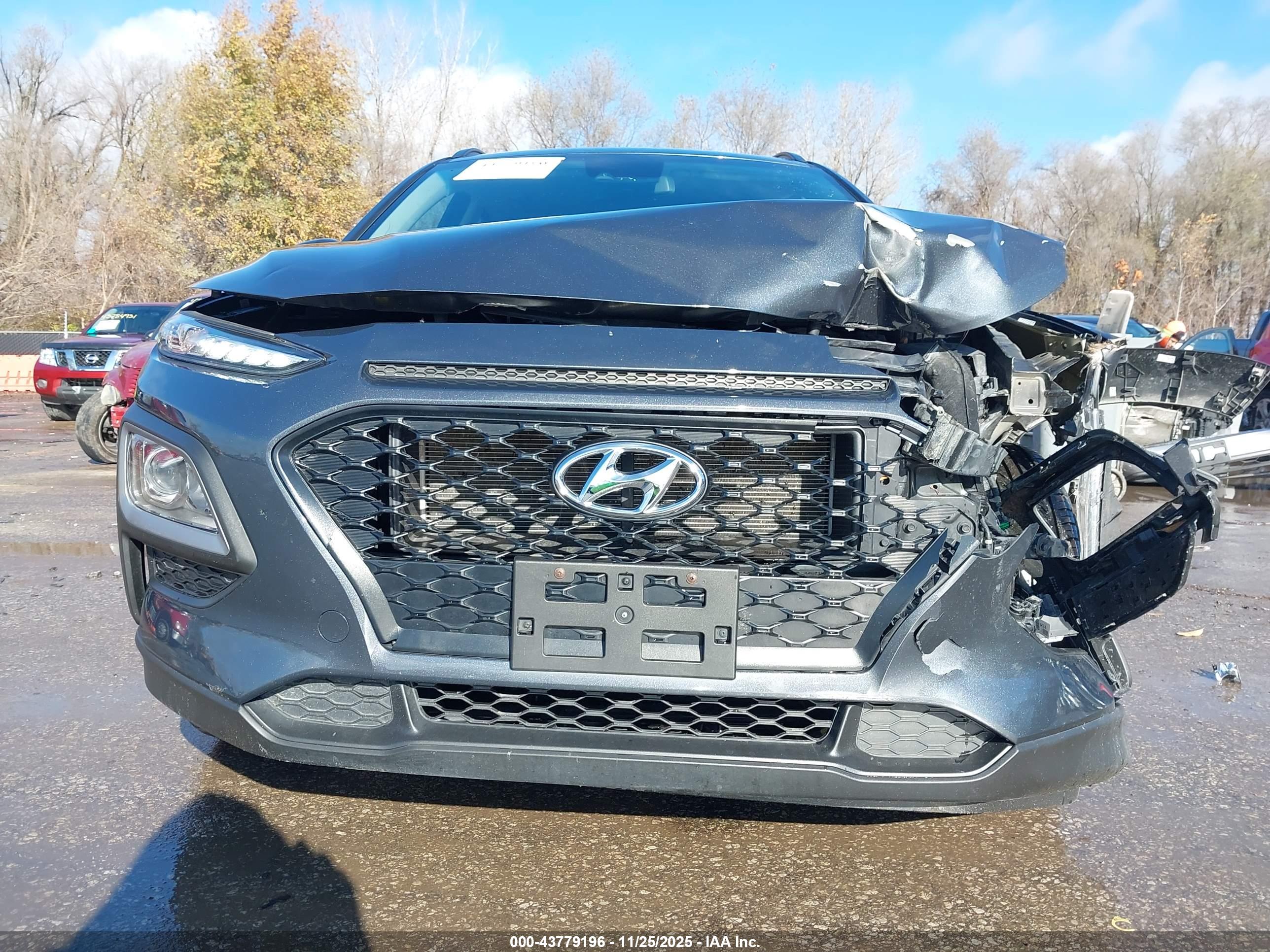 HYUNDAI KONA image 6