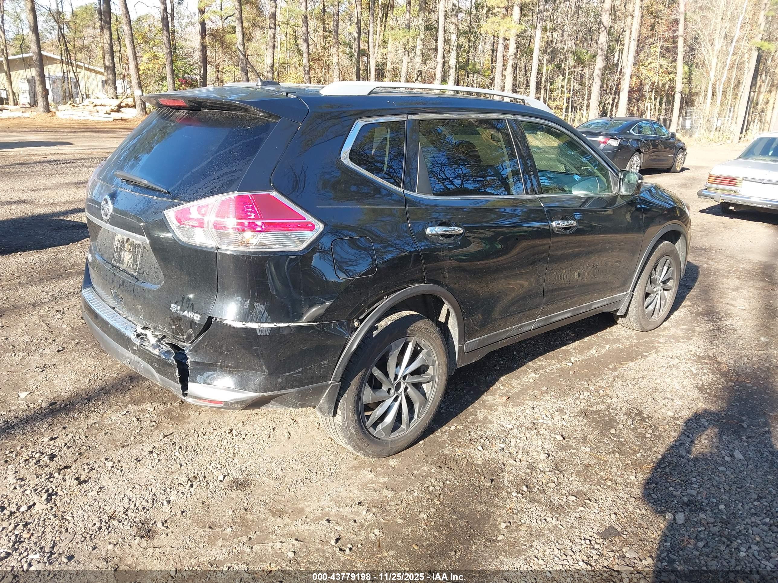 NISSAN ROGUE image 4