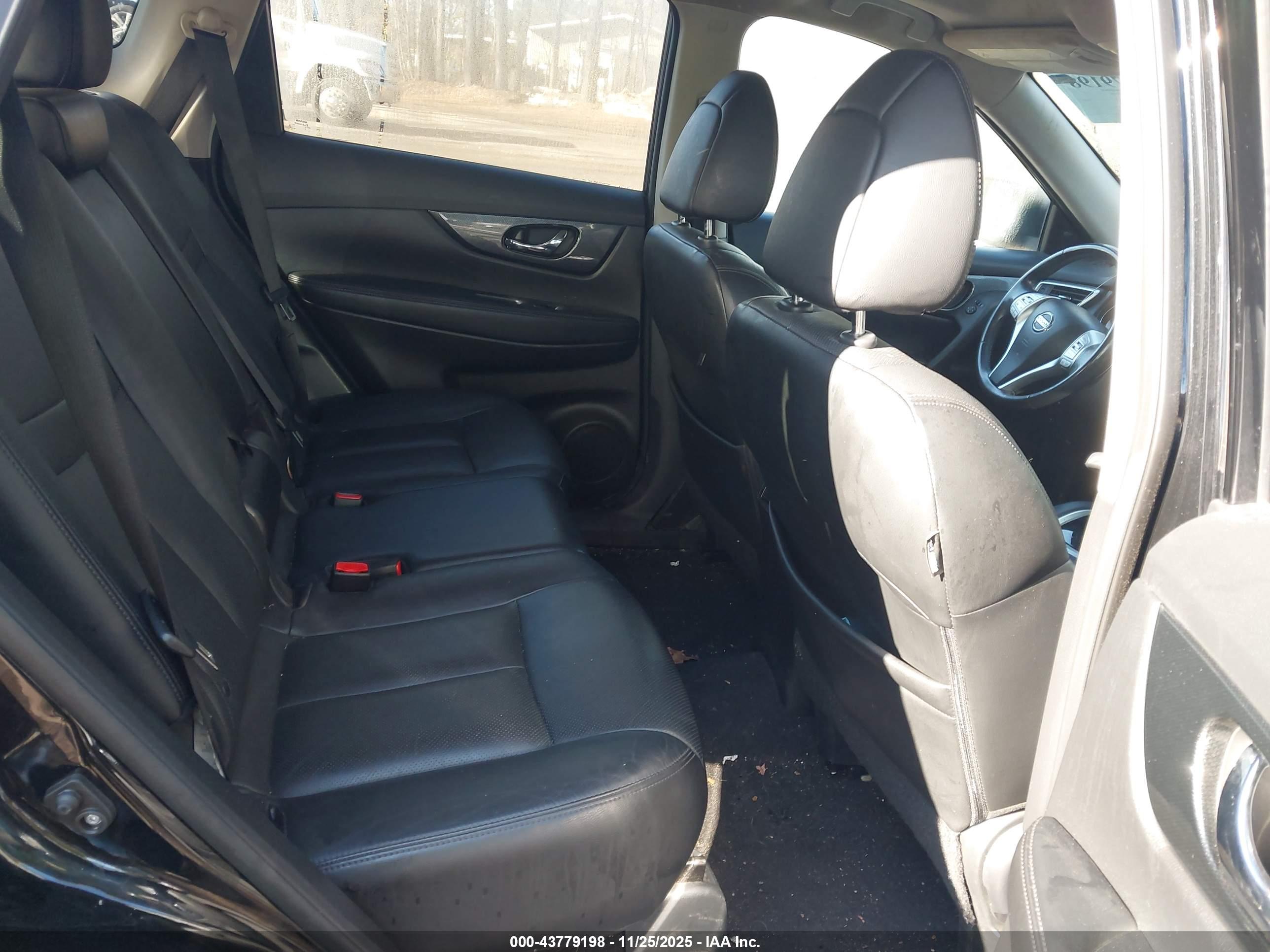 NISSAN ROGUE image 8
