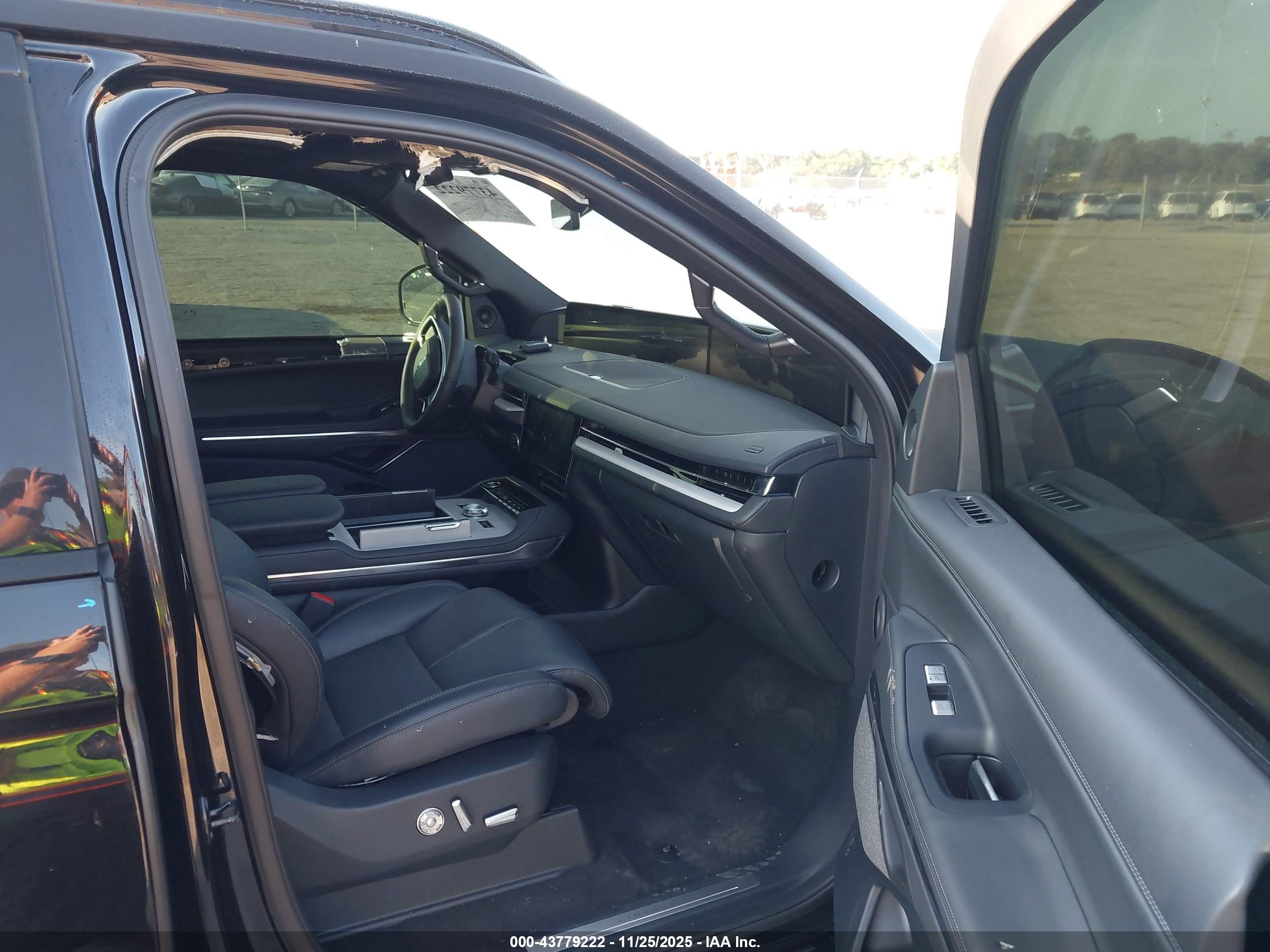 LINCOLN NAVIGATOR image 5
