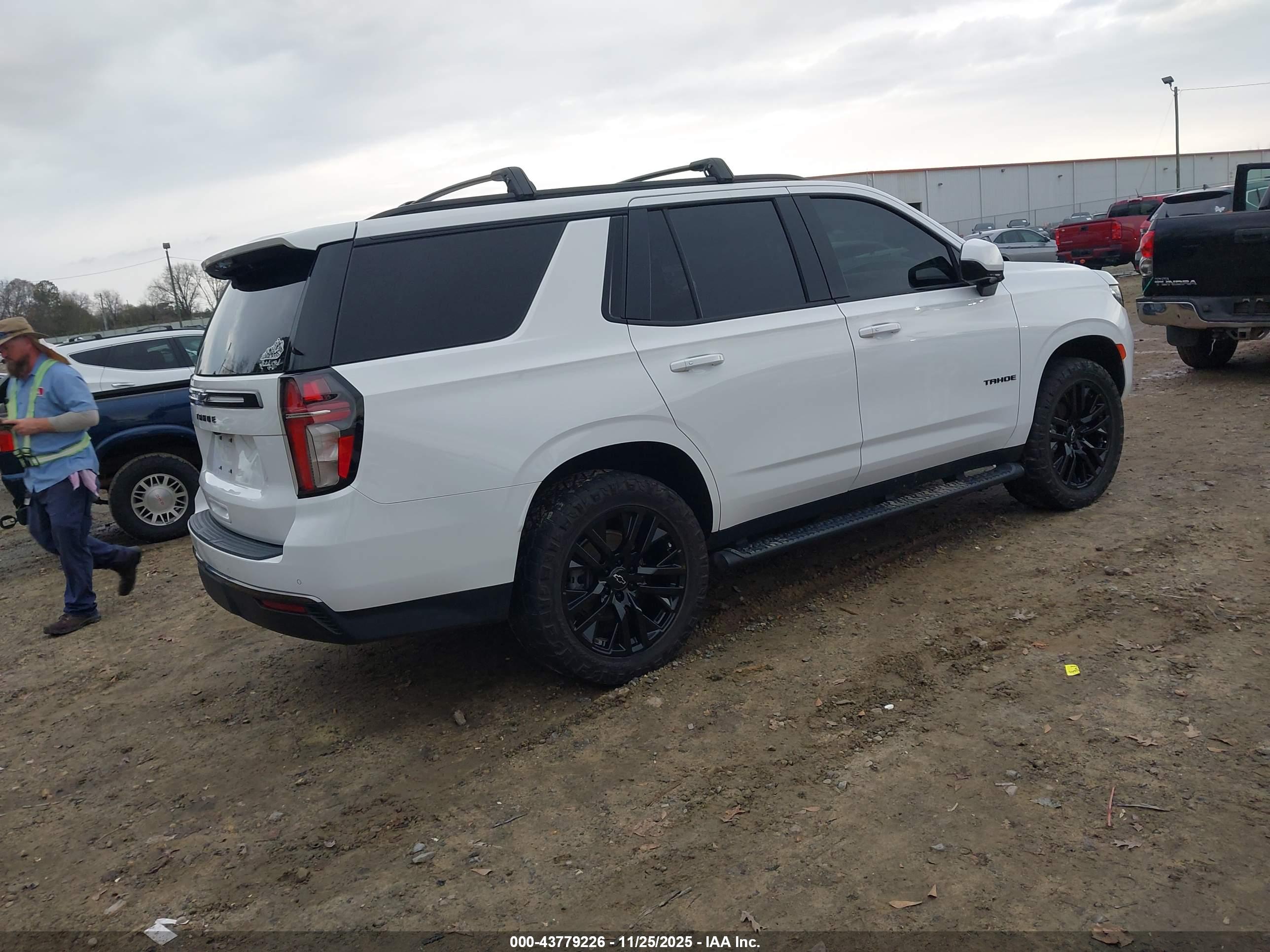 CHEVROLET TAHOE image 4