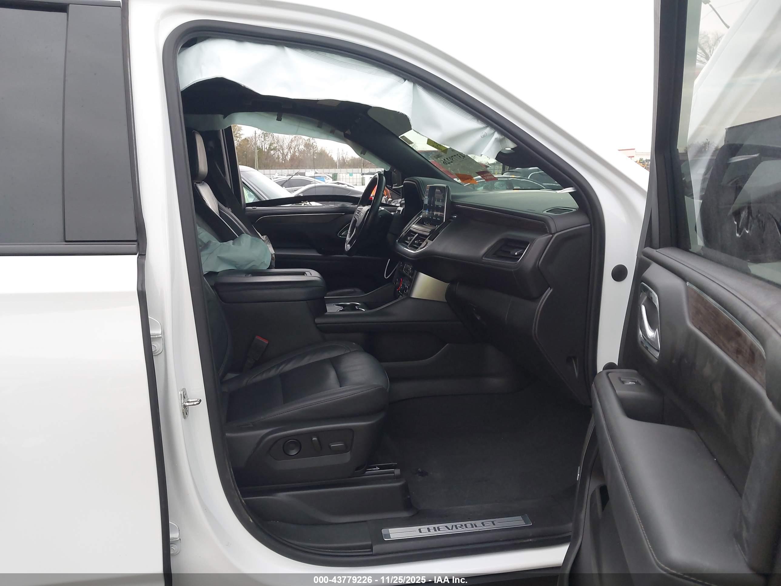 CHEVROLET TAHOE image 5