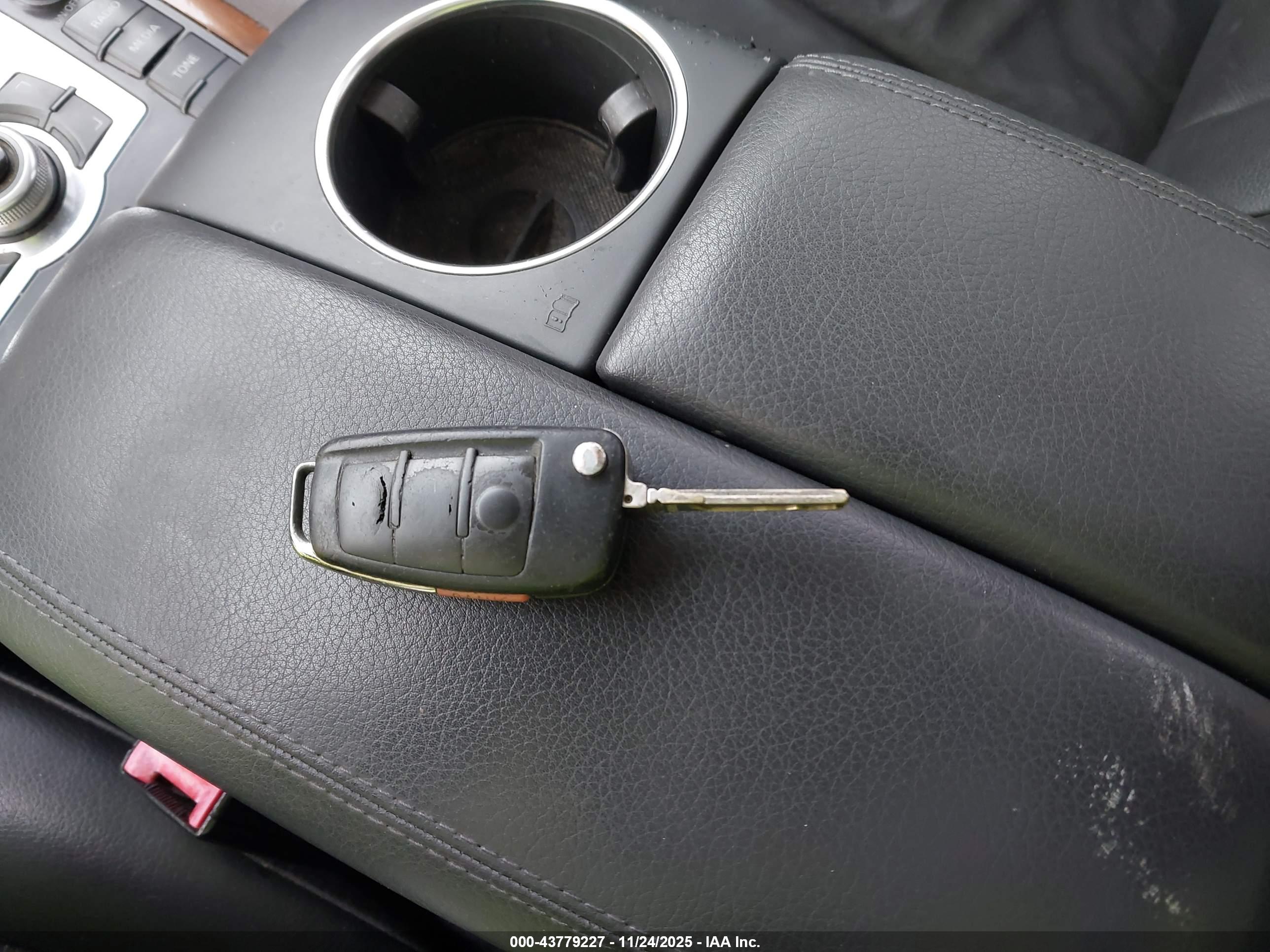 AUDI Q7 image 11