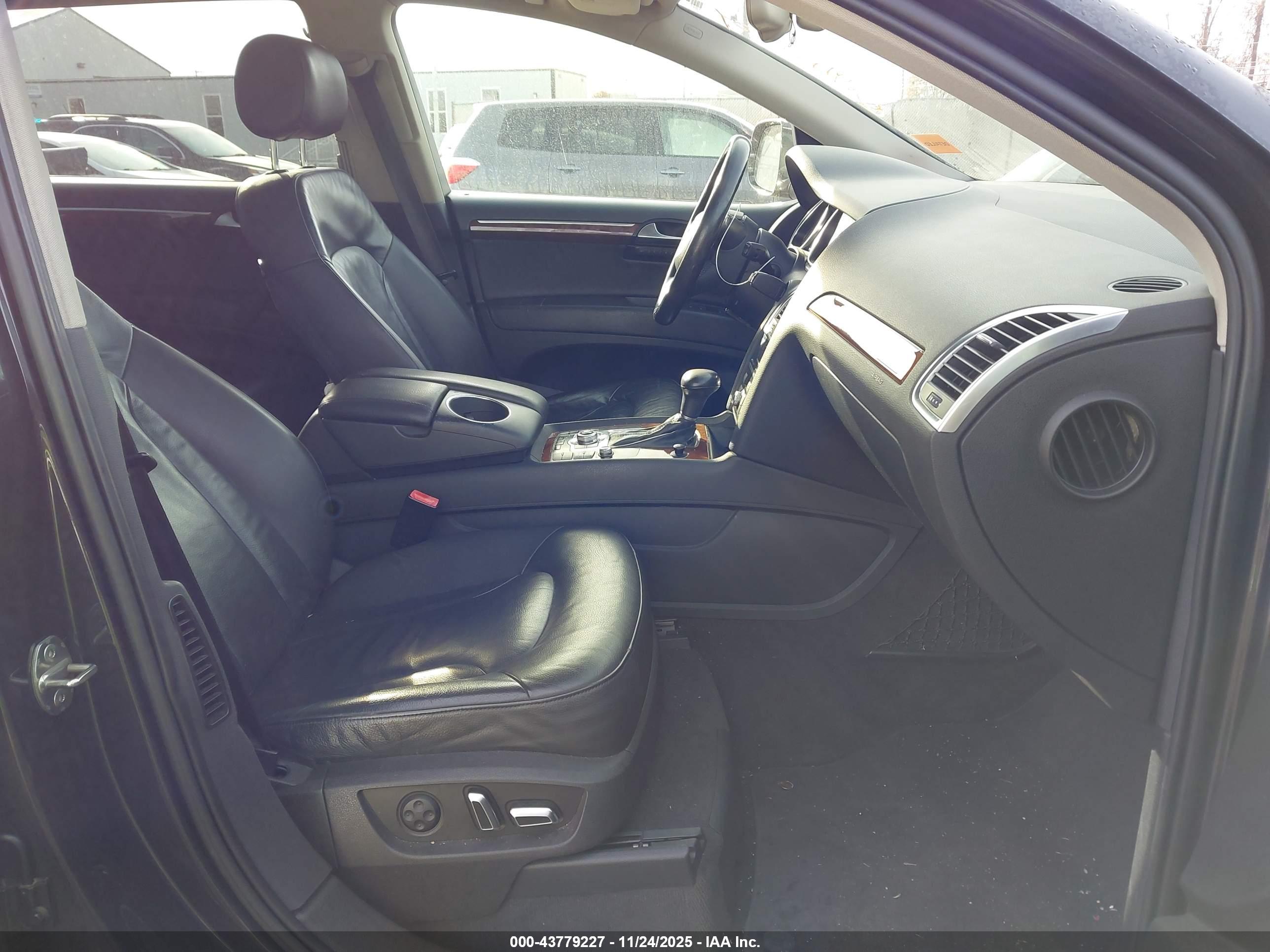 AUDI Q7 image 5