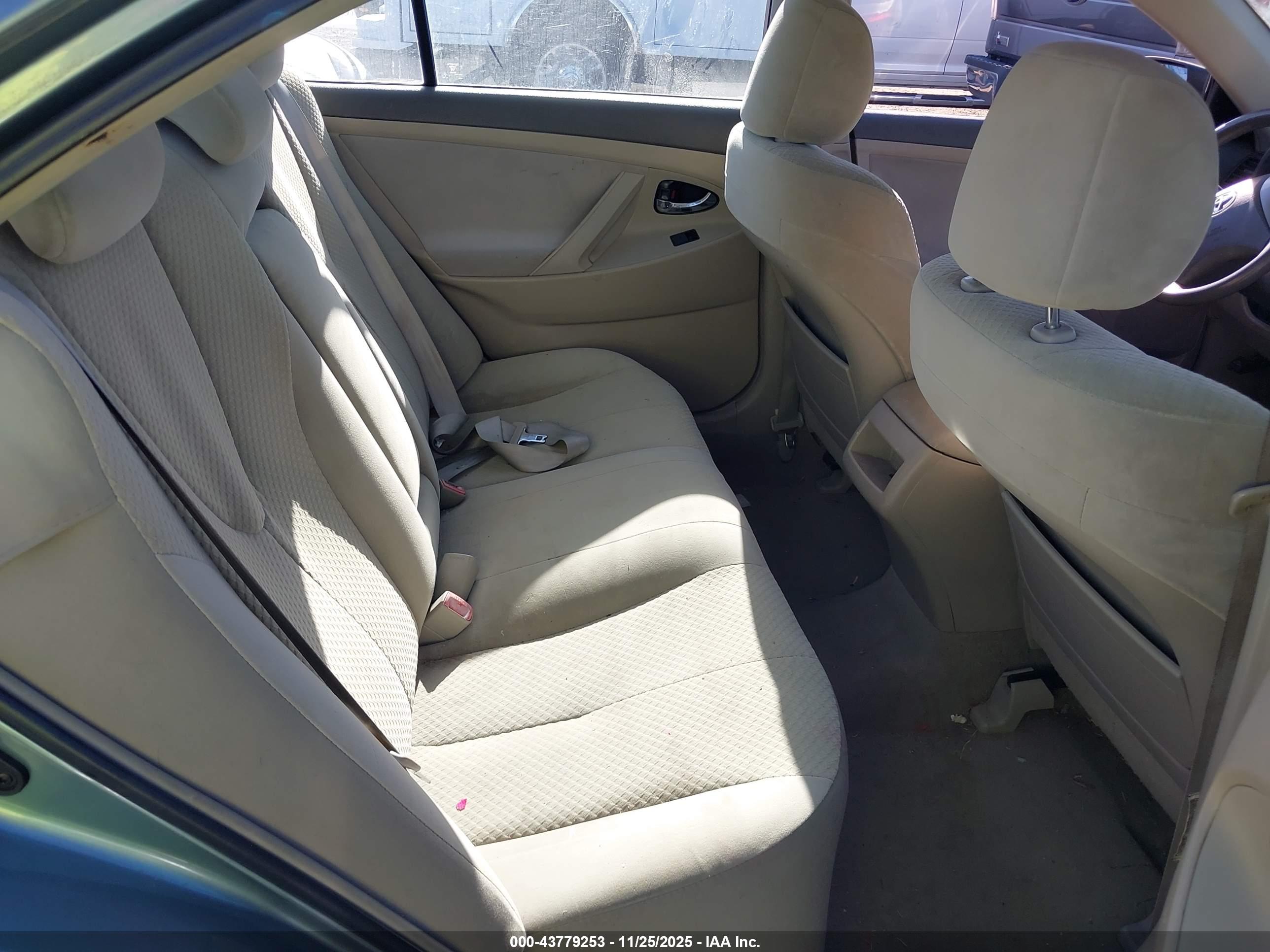 TOYOTA CAMRY image 8