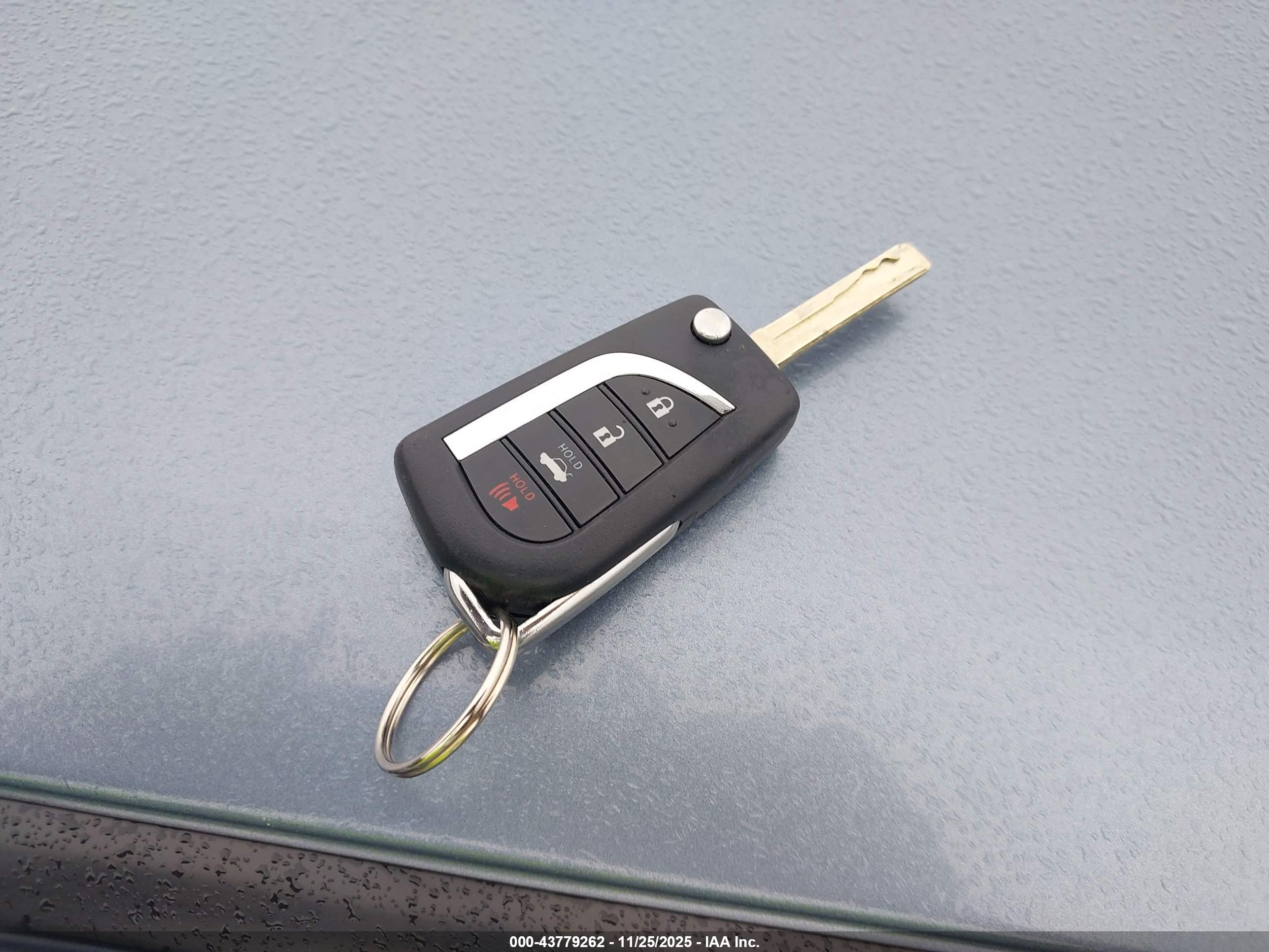 TOYOTA COROLLA image 11